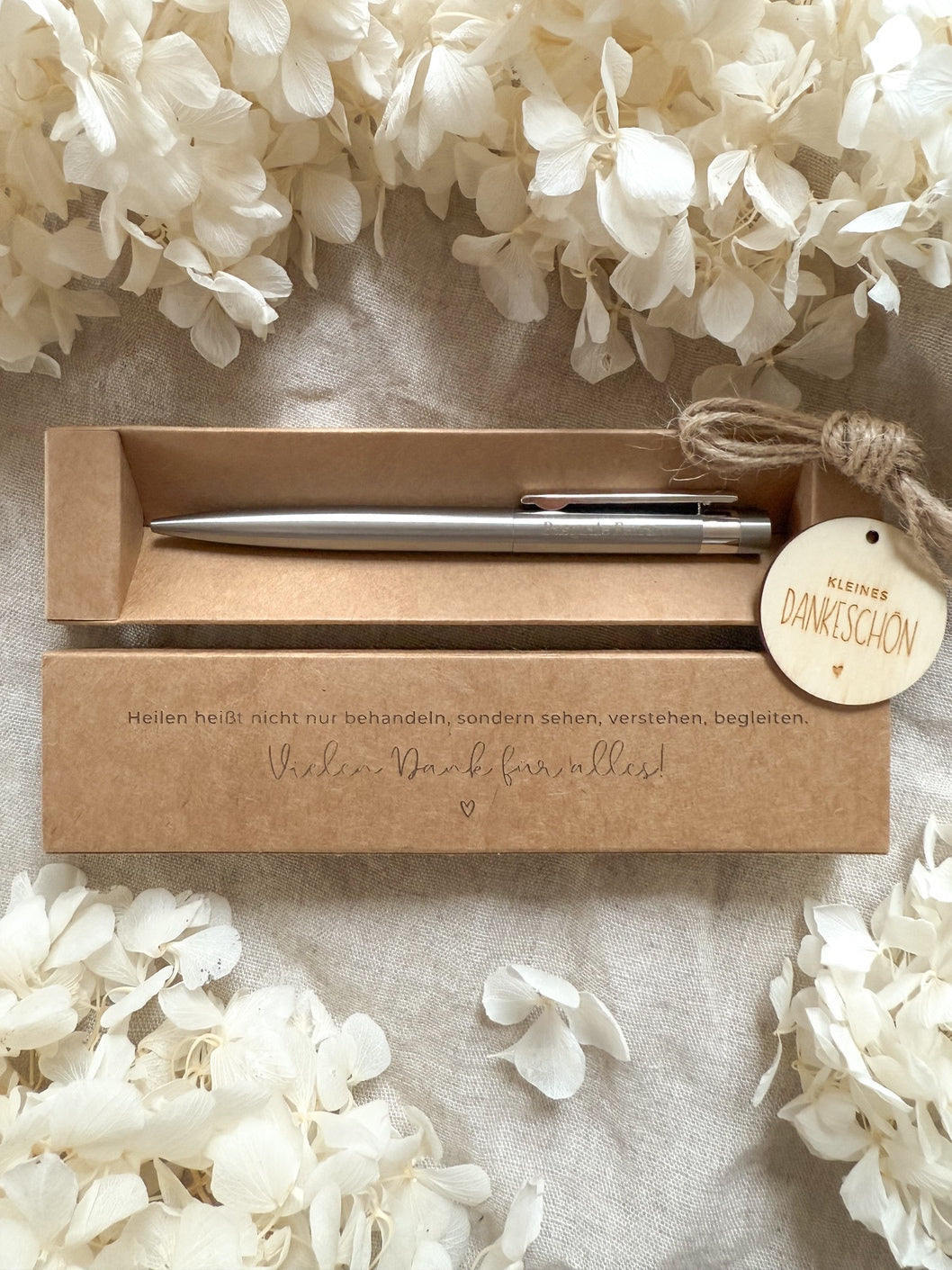 Personalisierter Kugelschreiber aus Edelstahl für Arzt, Pflegekraft, Therapeut mit Gravur & Geschenkbox