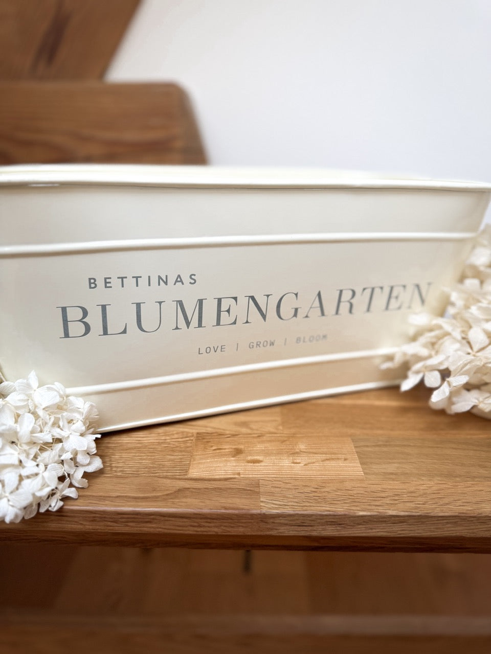 Personalisierter Metall-Blumenkasten "Blumengarten" | Gravur "Love Grow Bloom" | Geschenk für Mama & Oma