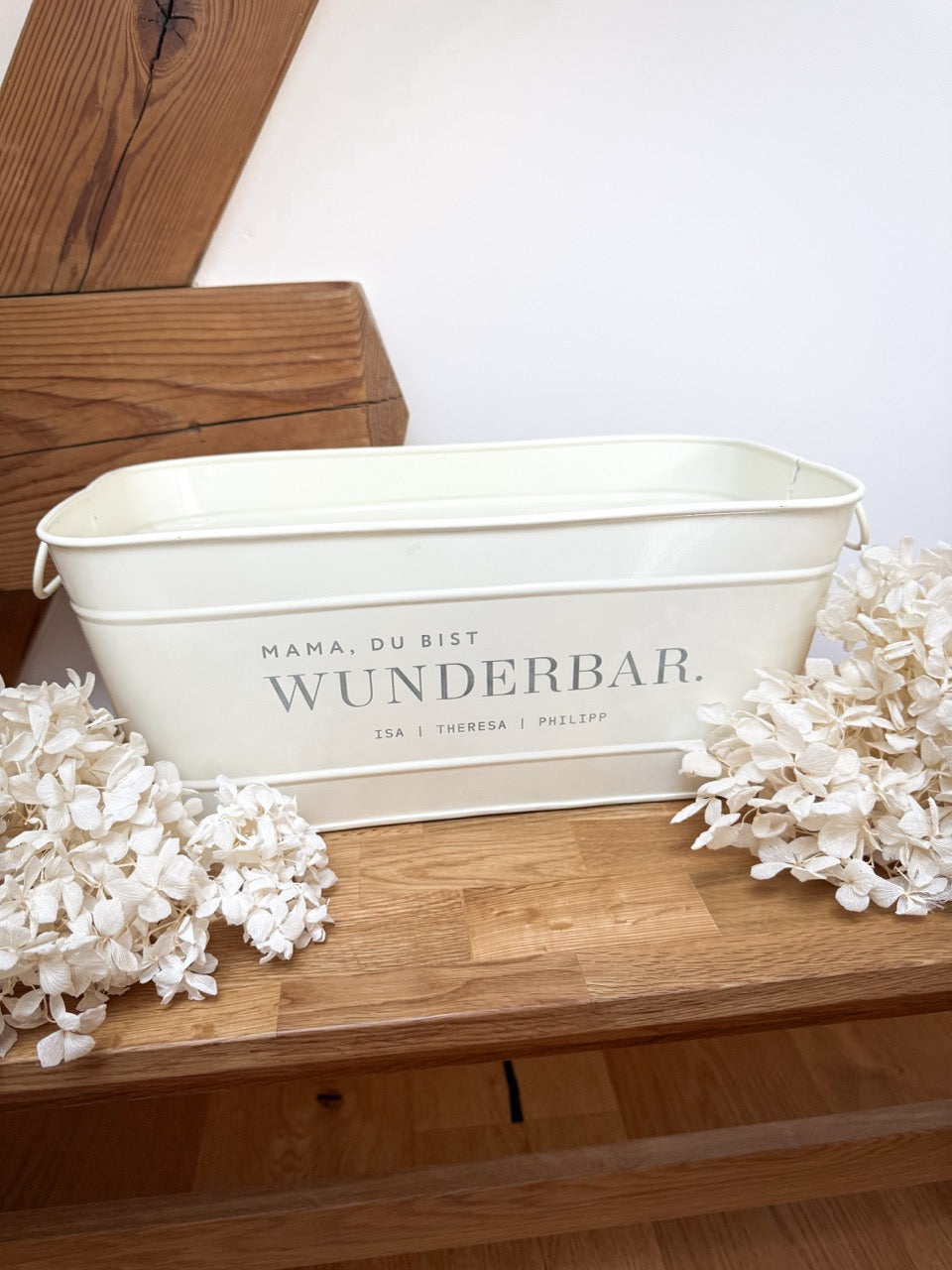 Personalisierter Metall-Blumenkasten für Mama | Gravur "Wunderbar" | Geschenk zum Muttertag & Geburtstag