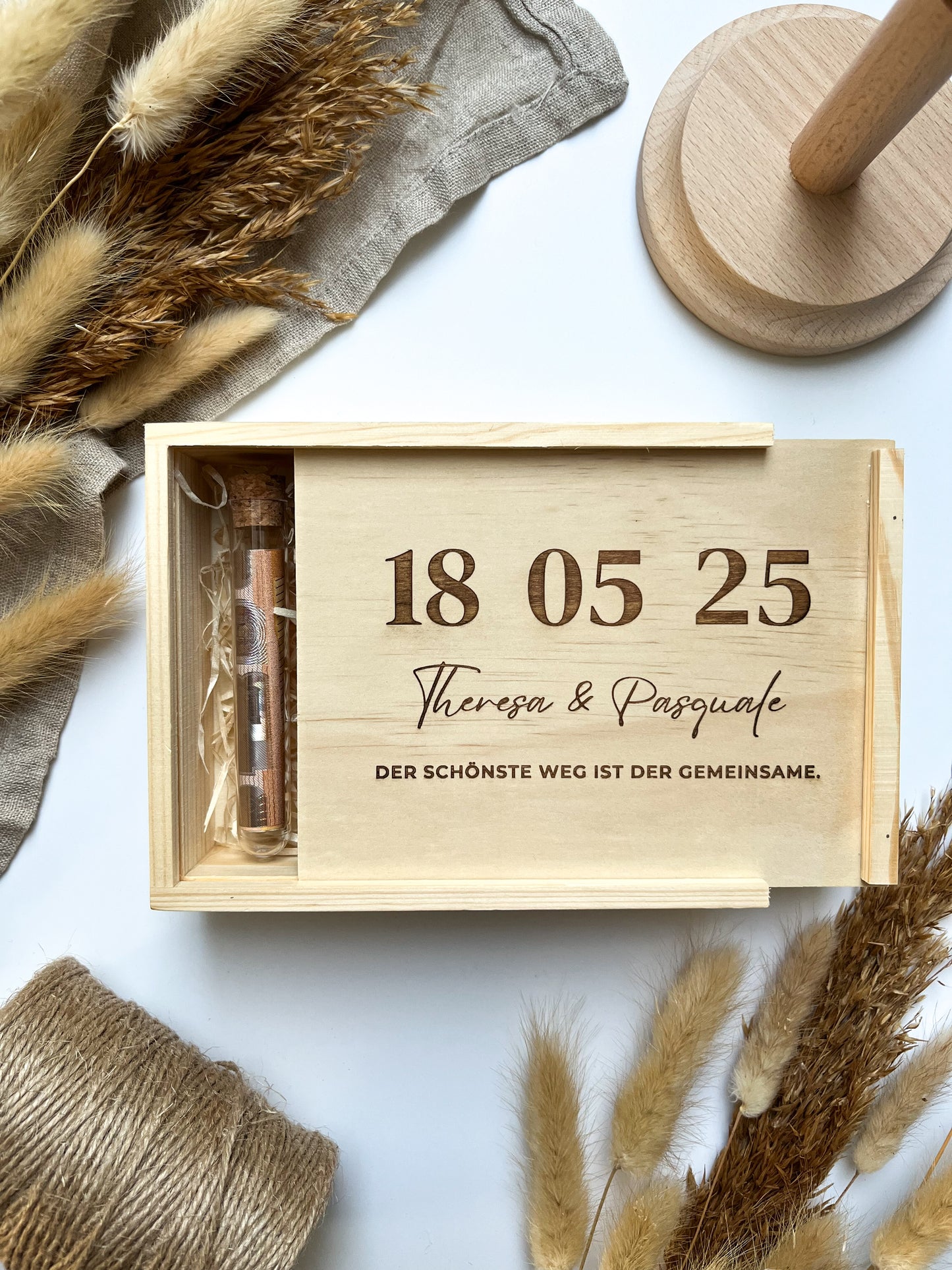 Personalisiertes Geldgeschenk aus Holz zur Hochzeit | Datum