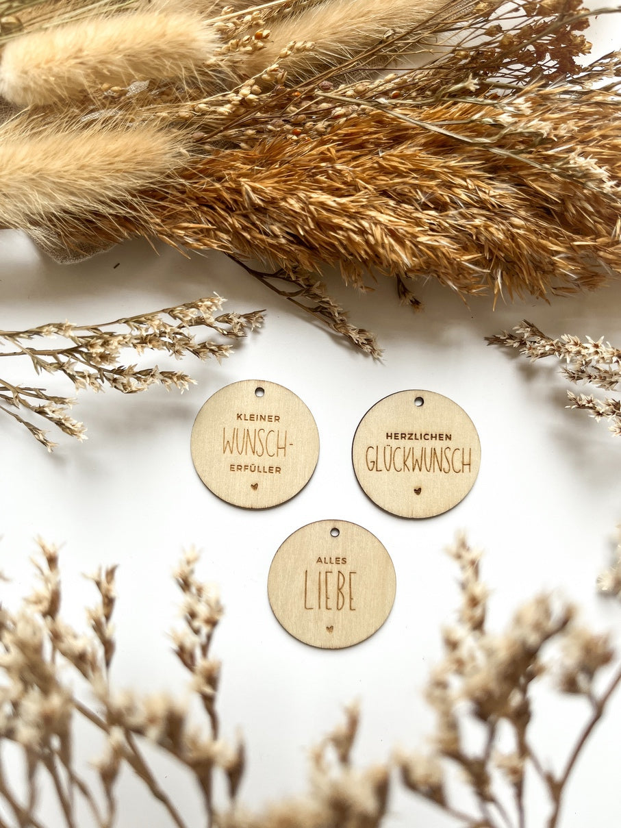 Personalisiertes Geldgeschenk aus Holz zur Hochzeit | Hochzeitspaar Kuss