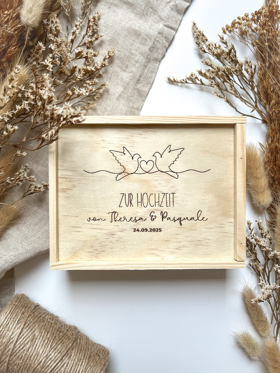 Personalisiertes Geldgeschenk aus Holz zur Hochzeit | Tauben
