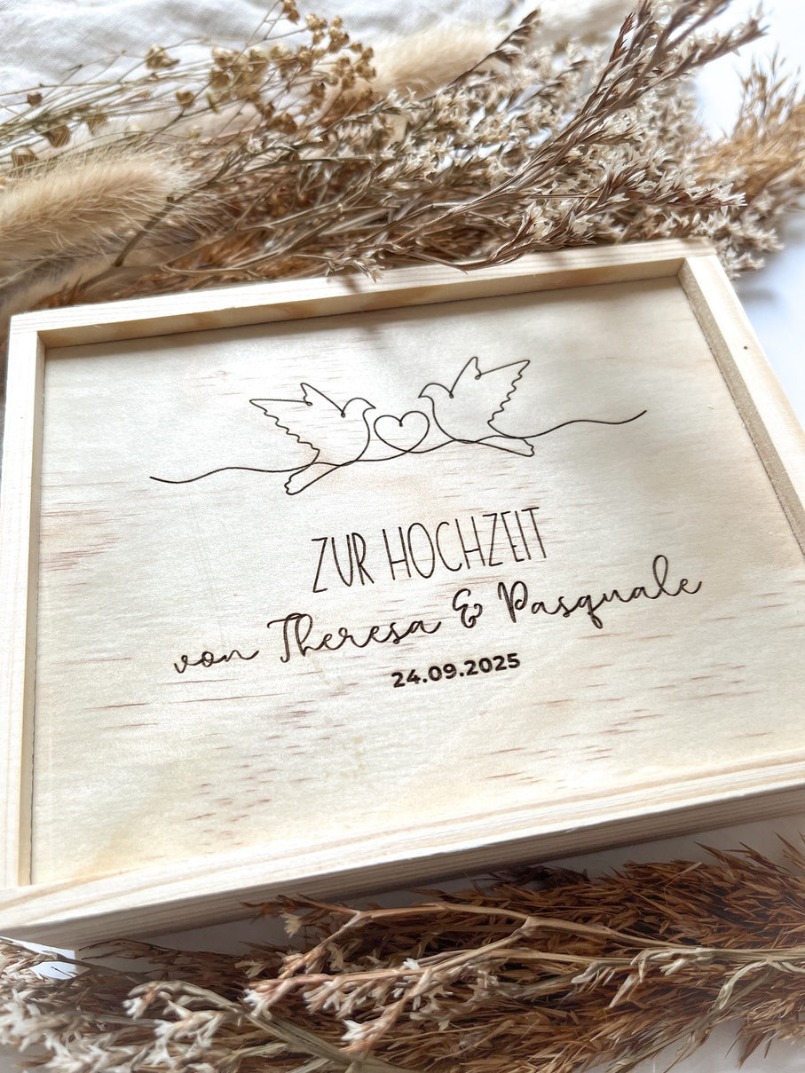 Personalisiertes Geldgeschenk aus Holz zur Hochzeit | Tauben