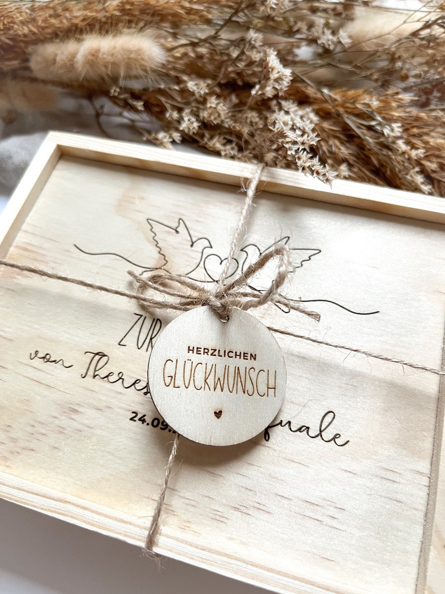 Personalisiertes Geldgeschenk aus Holz zur Hochzeit | Tauben