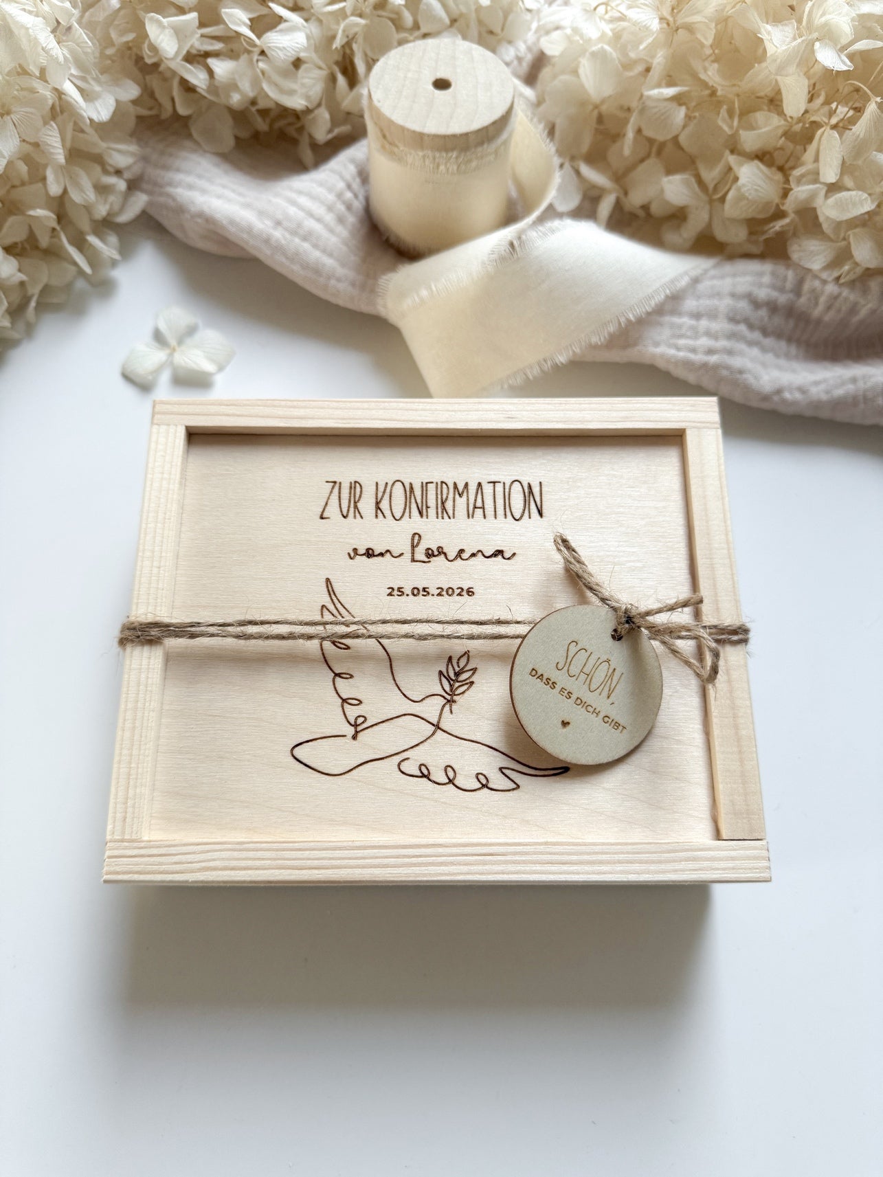 Personalisiertes Geldgeschenk aus Holz zur Konfirmation | Taube