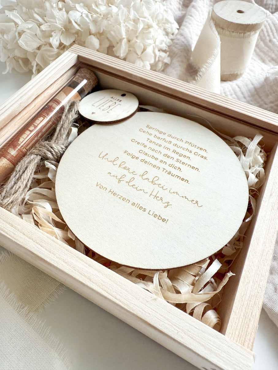 Personalisiertes Geldgeschenk aus Holz zur Kommunion | Regenbogen