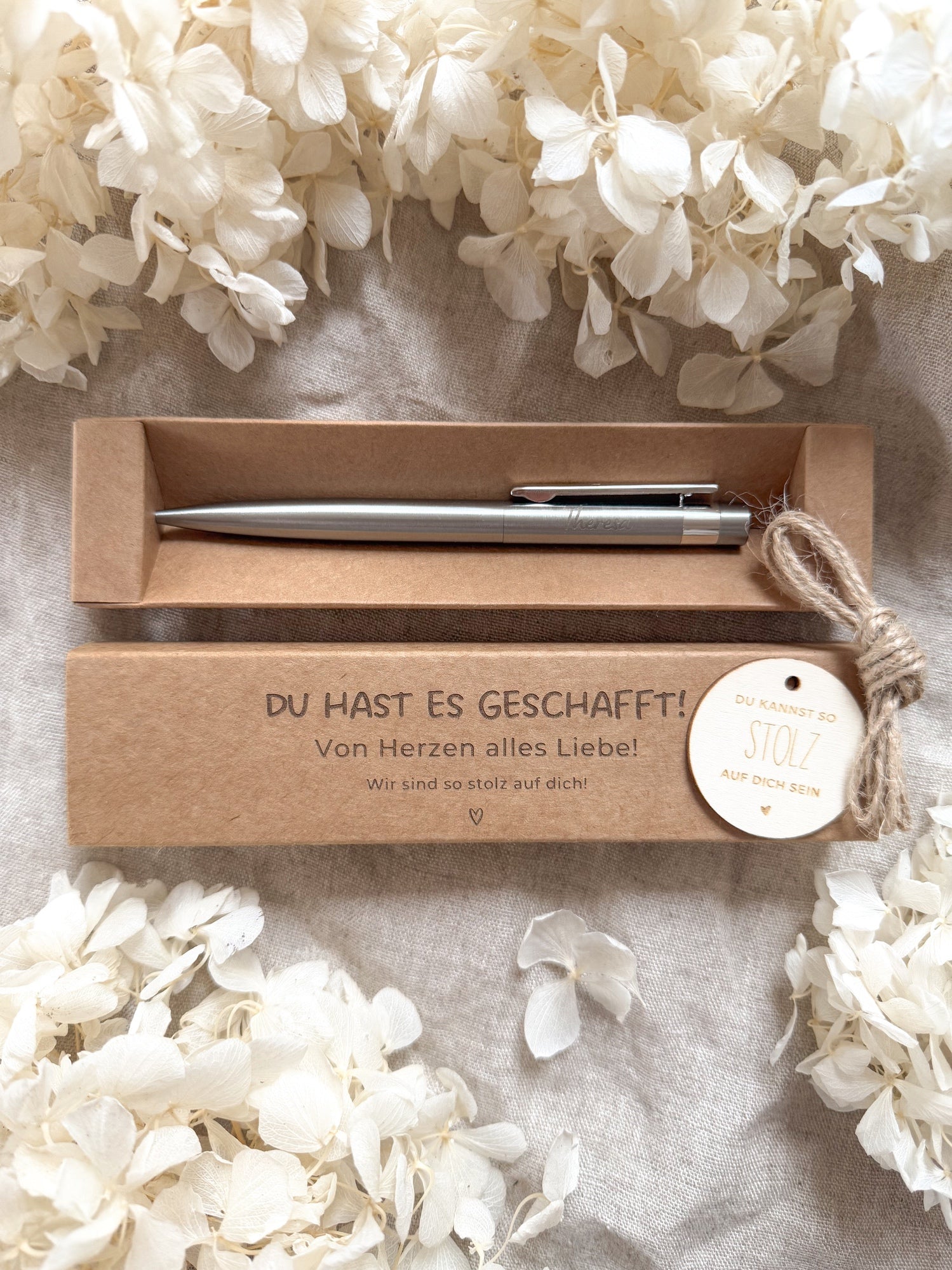 Personalisierter Kugelschreiber zum Abschluss mit Geschenkbox | Du hast es geschafft