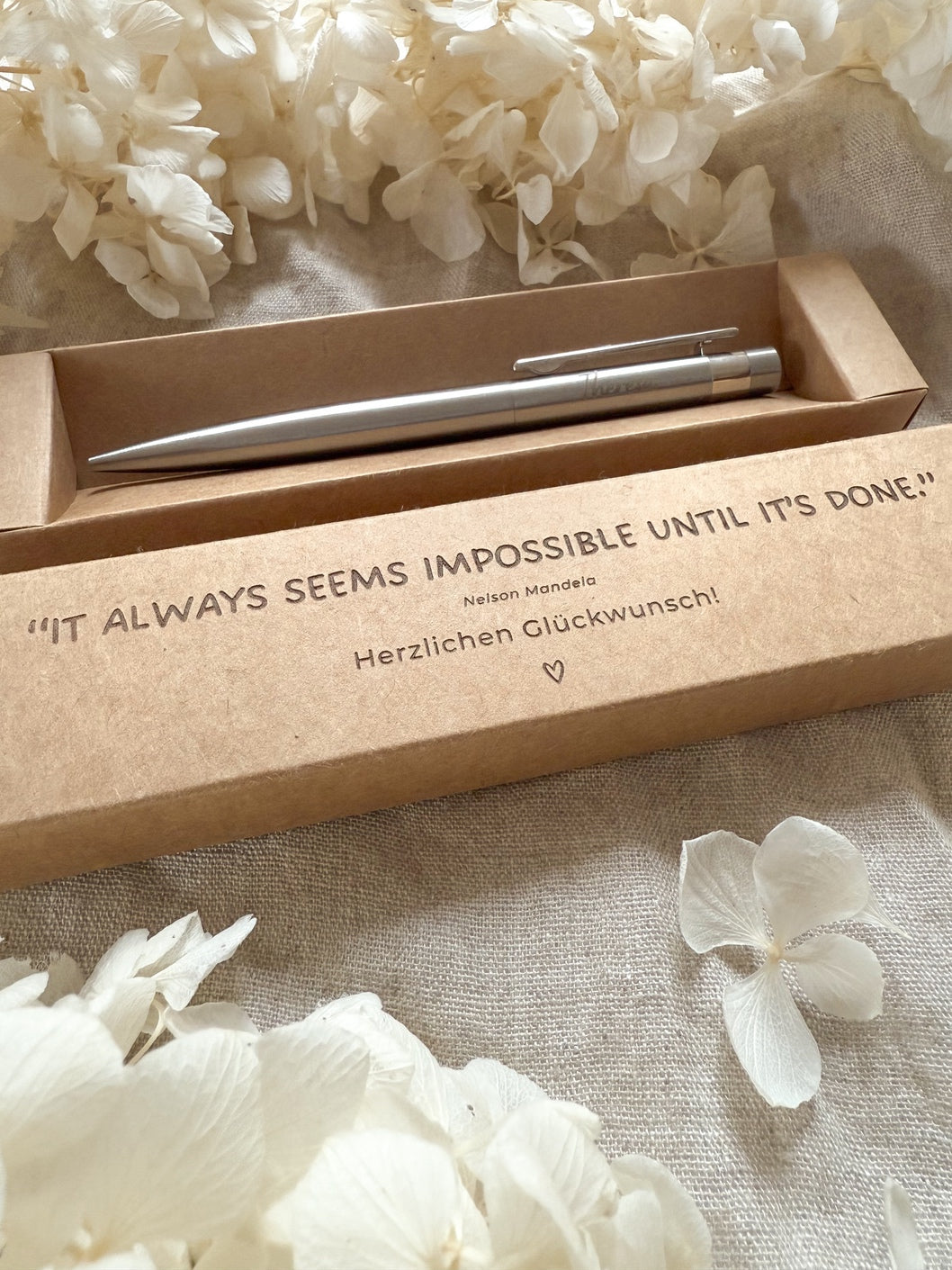 Personalisierter Kugelschreiber zum Abschluss mit Geschenkbox | It always seems