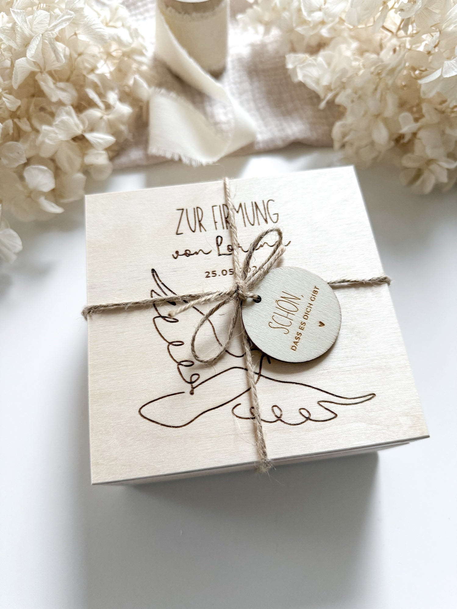 Personalisiertes Geldgeschenk aus Holz zur Firmung | Taube