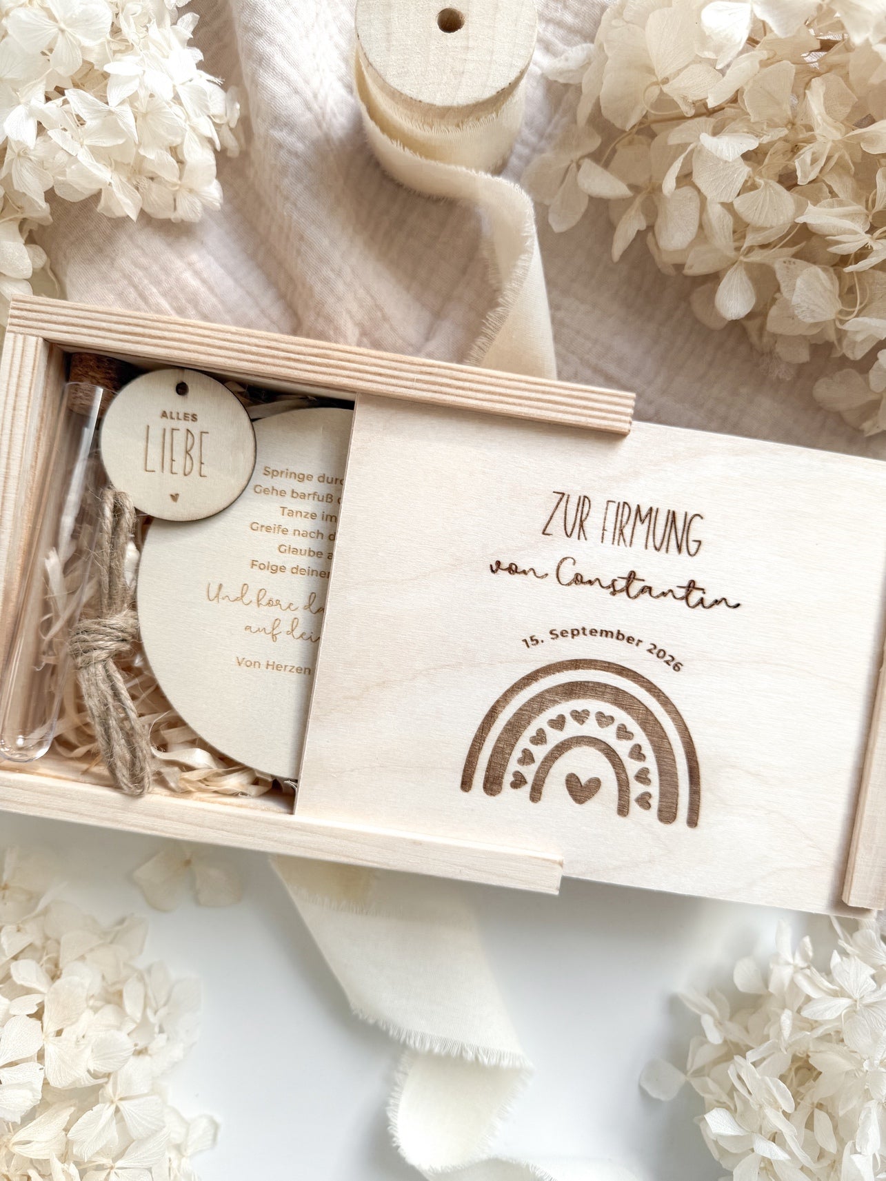 Personalisiertes Geldgeschenk aus Holz zur Firmung | Regenbogen