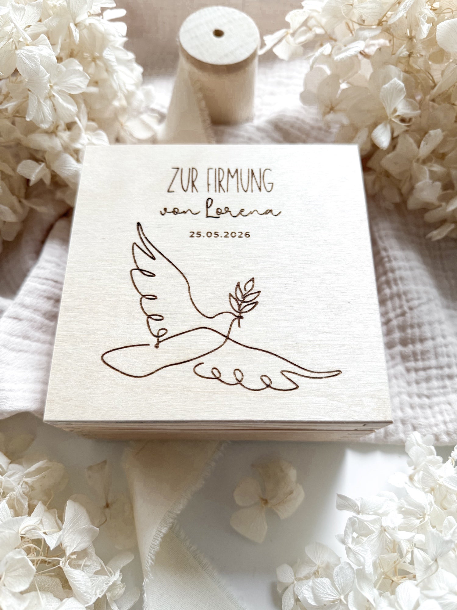 Personalisiertes Geldgeschenk aus Holz zur Firmung | Taube