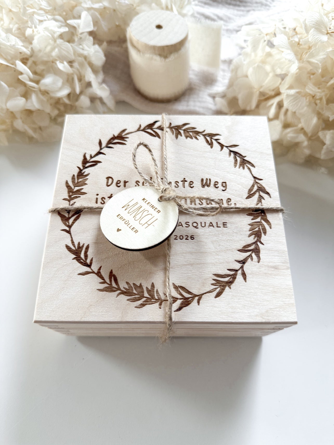 Personalisiertes Geldgeschenk aus Holz zur Hochzeit | Olivenblätterkranz