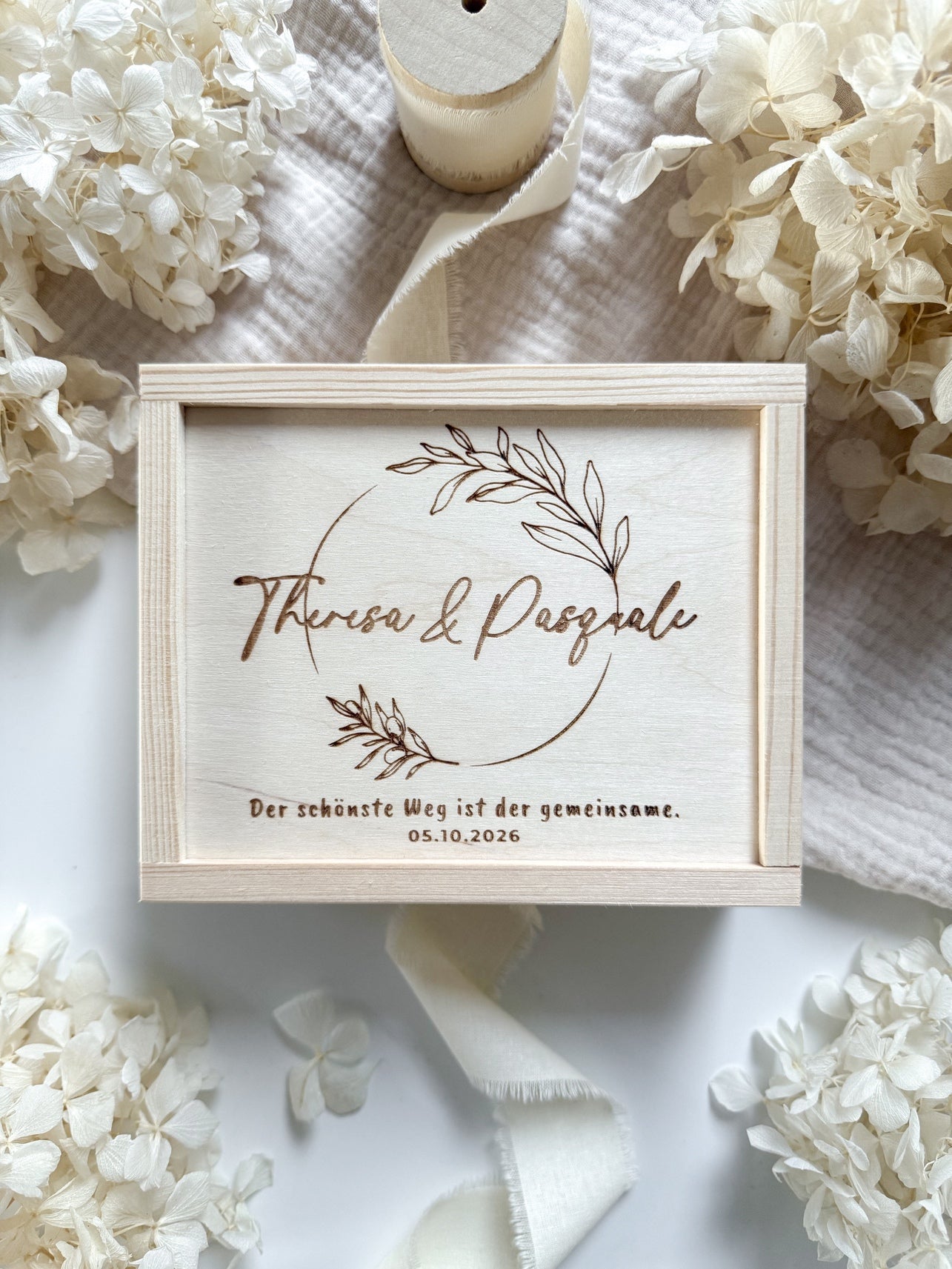 Personalisiertes Geldgeschenk aus Holz zur Hochzeit | Olivenkranz