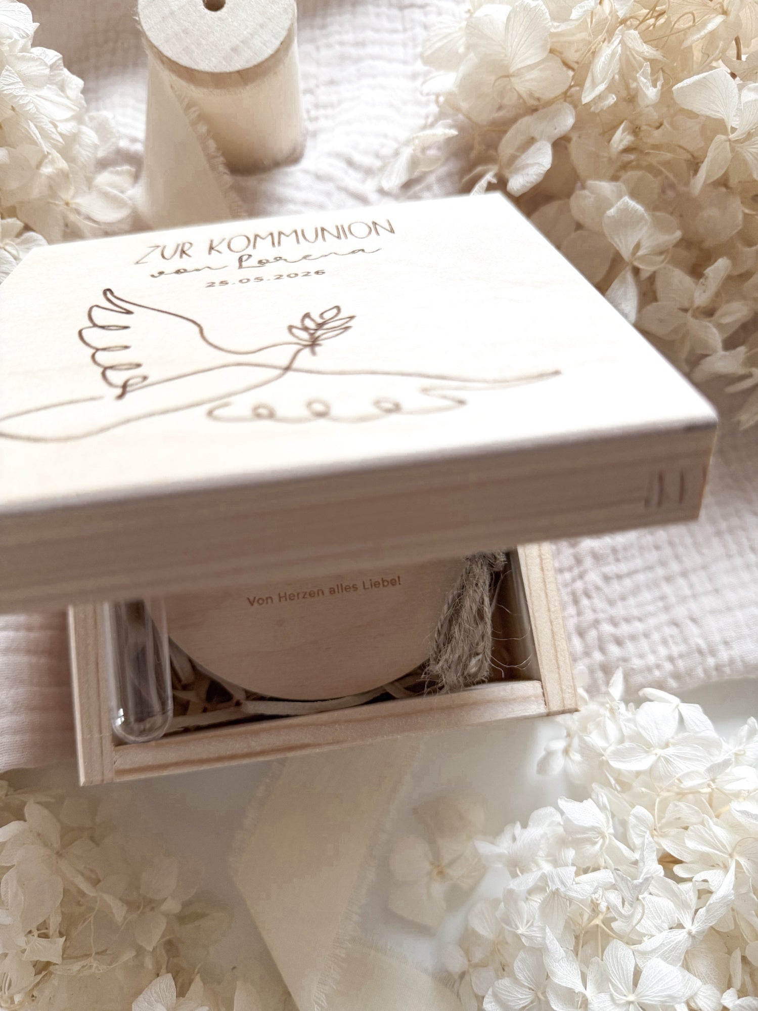 Personalisiertes Geldgeschenk aus Holz zur Kommunion | Taube