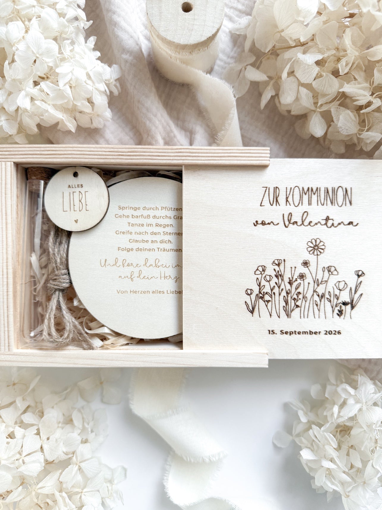 Personalisiertes Geldgeschenk aus Holz zur Kommunion | Blumenwiese