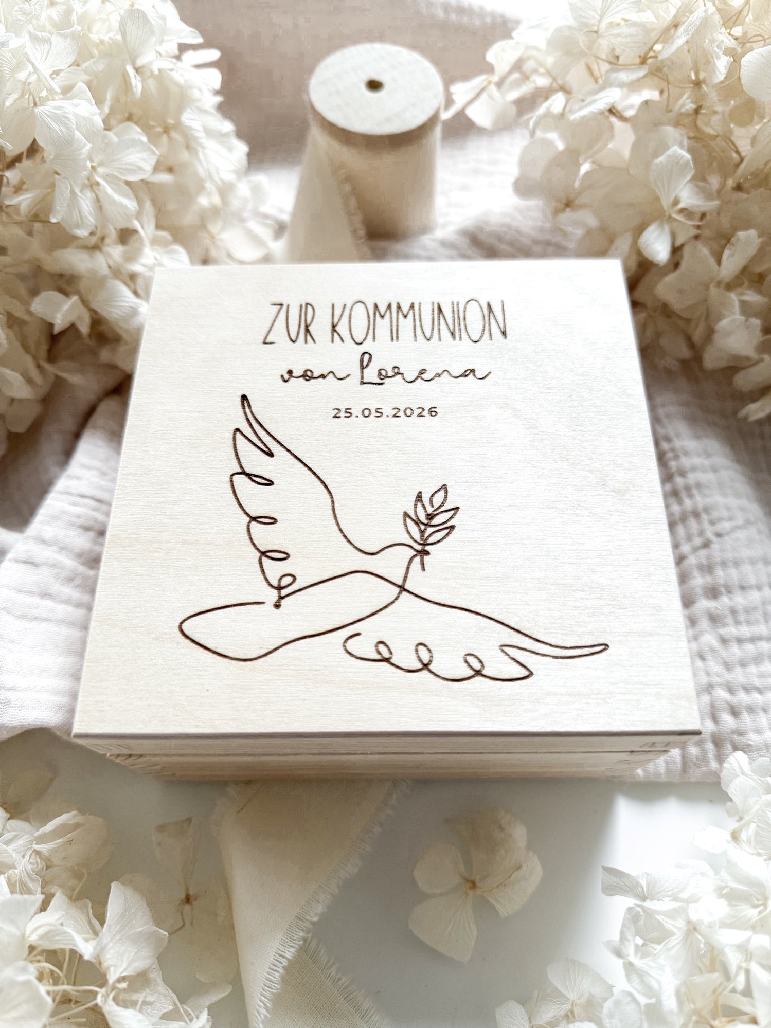 Personalisiertes Geldgeschenk aus Holz zur Kommunion | Taube