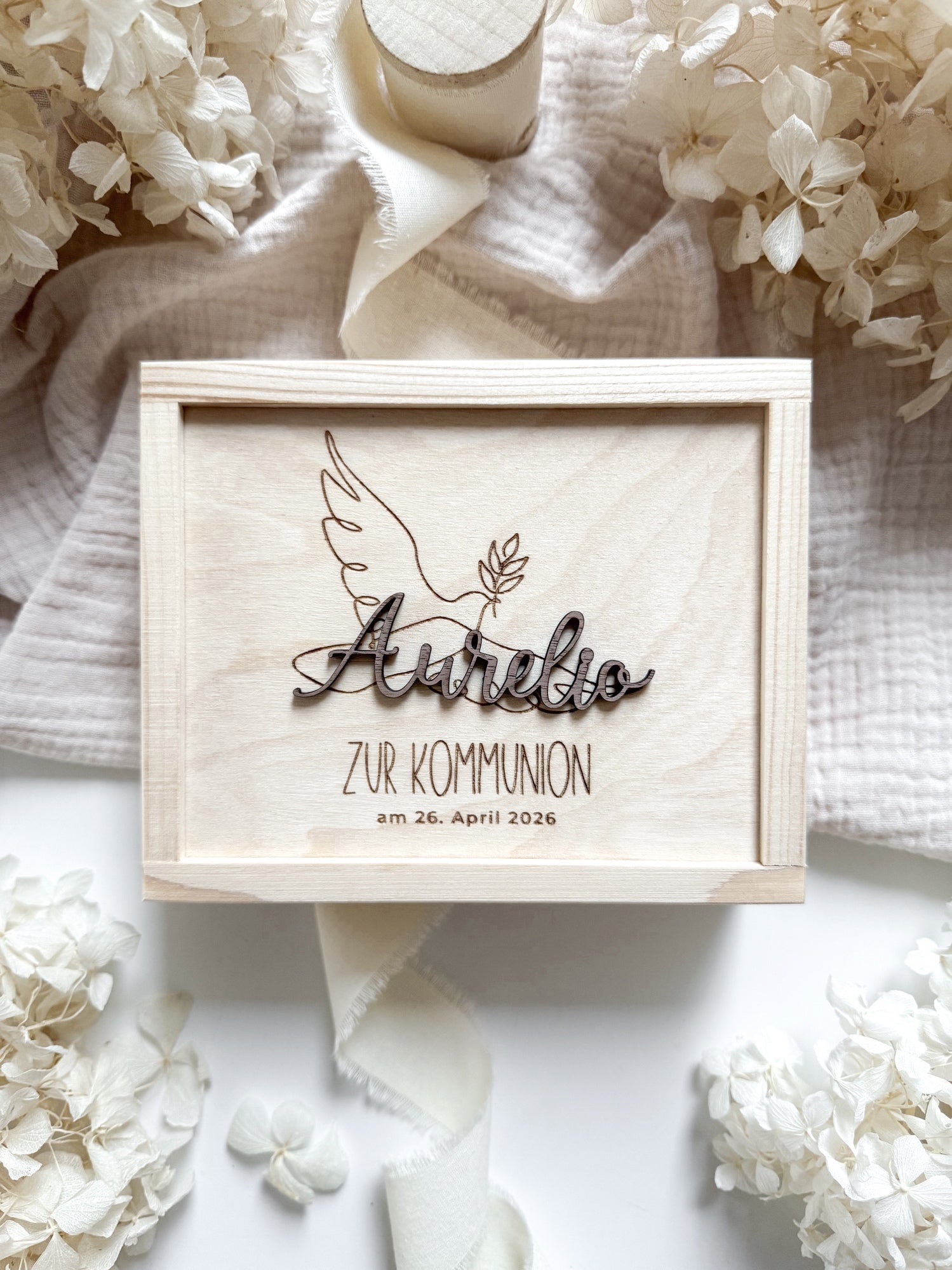 Personalisiertes Geldgeschenk aus Holz zur Kommunion | Taube mit 3D-Schriftzug