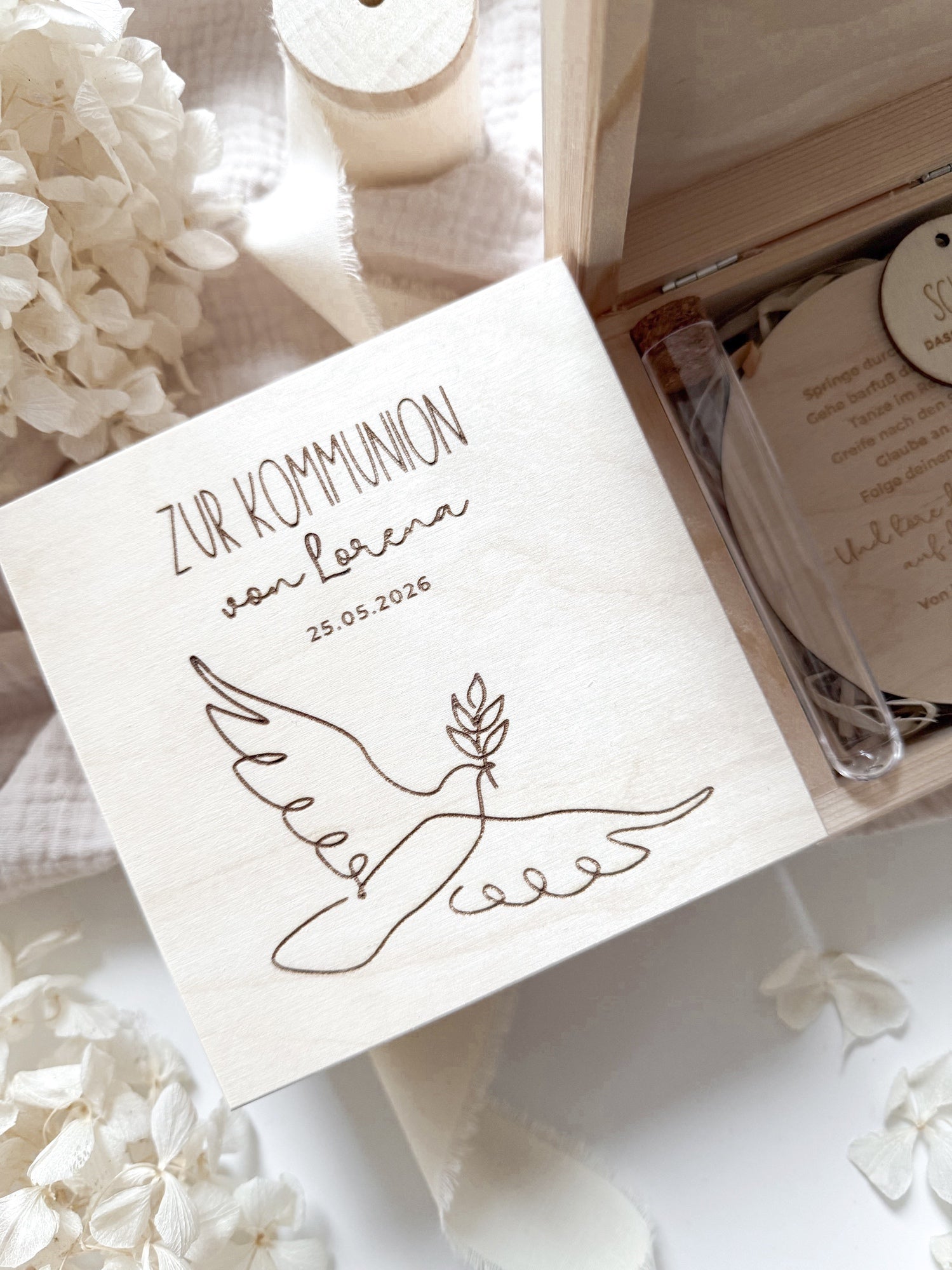 Personalisiertes Geldgeschenk aus Holz zur Kommunion | Taube