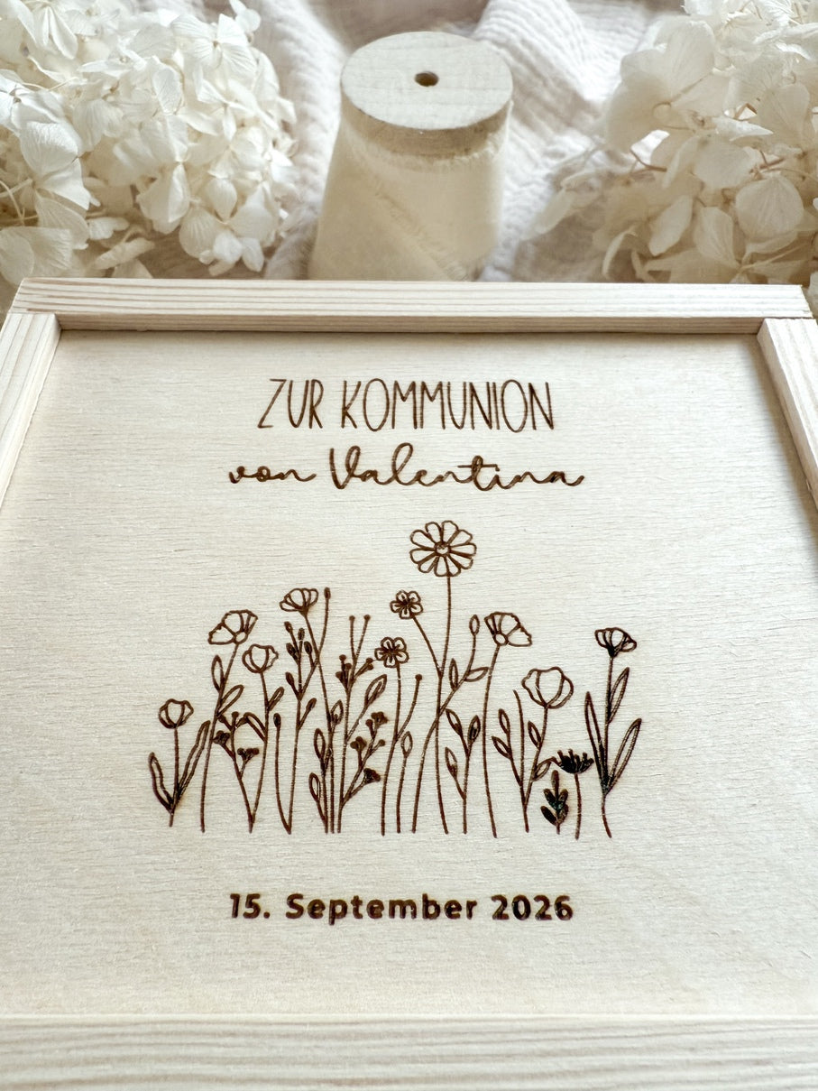 Personalisiertes Geldgeschenk aus Holz zur Kommunion | Blumenwiese