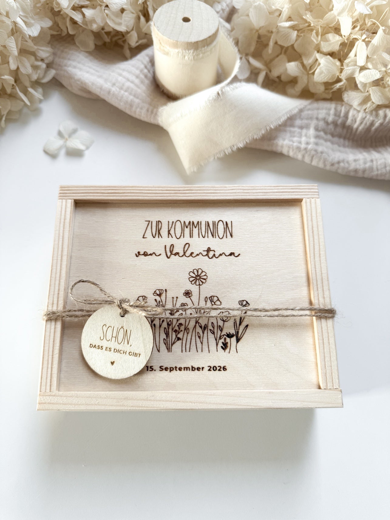 Personalisiertes Geldgeschenk aus Holz zur Kommunion | Blumenwiese
