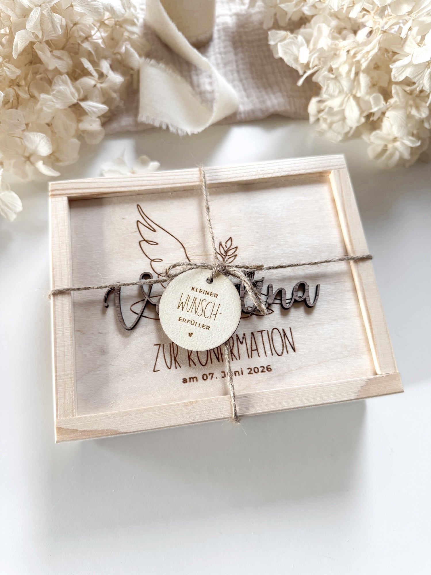 Personalisiertes Geldgeschenk aus Holz zur Konfirmation | Taube mit 3D-Schriftzug