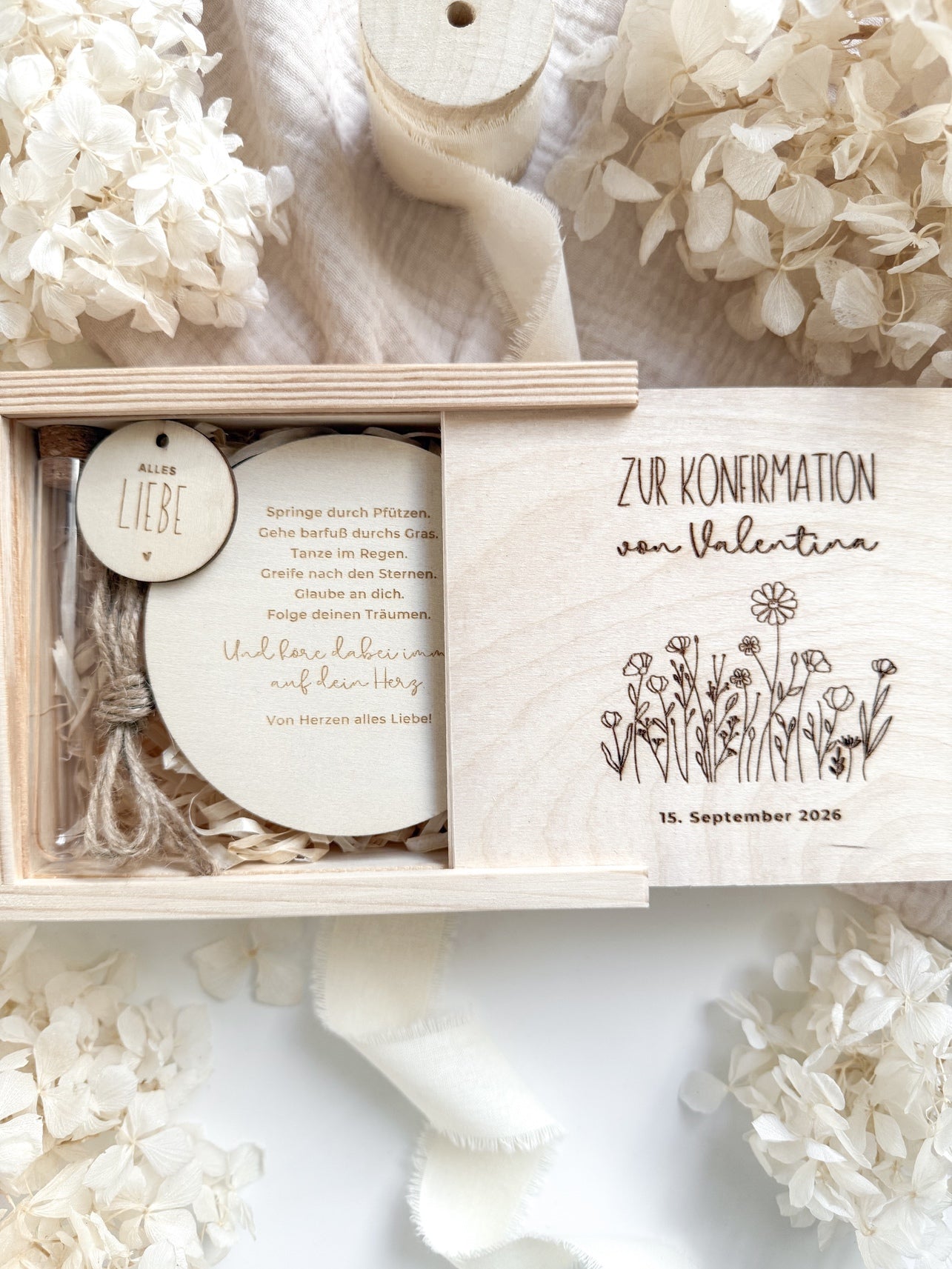 Personalisiertes Geldgeschenk aus Holz zur Konfirmation | Blumenwiese