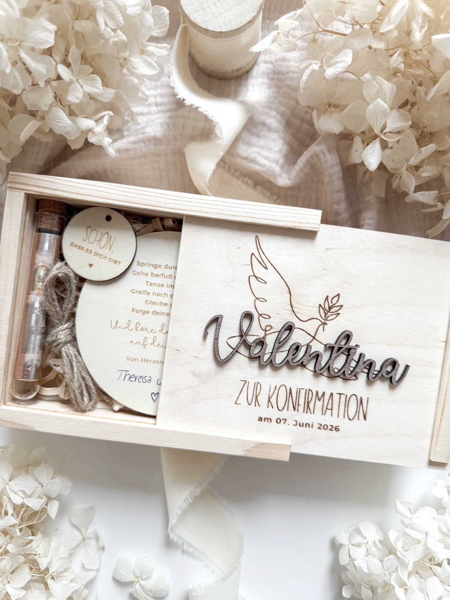 Personalisiertes Geldgeschenk aus Holz zur Konfirmation | Taube mit 3D-Schriftzug