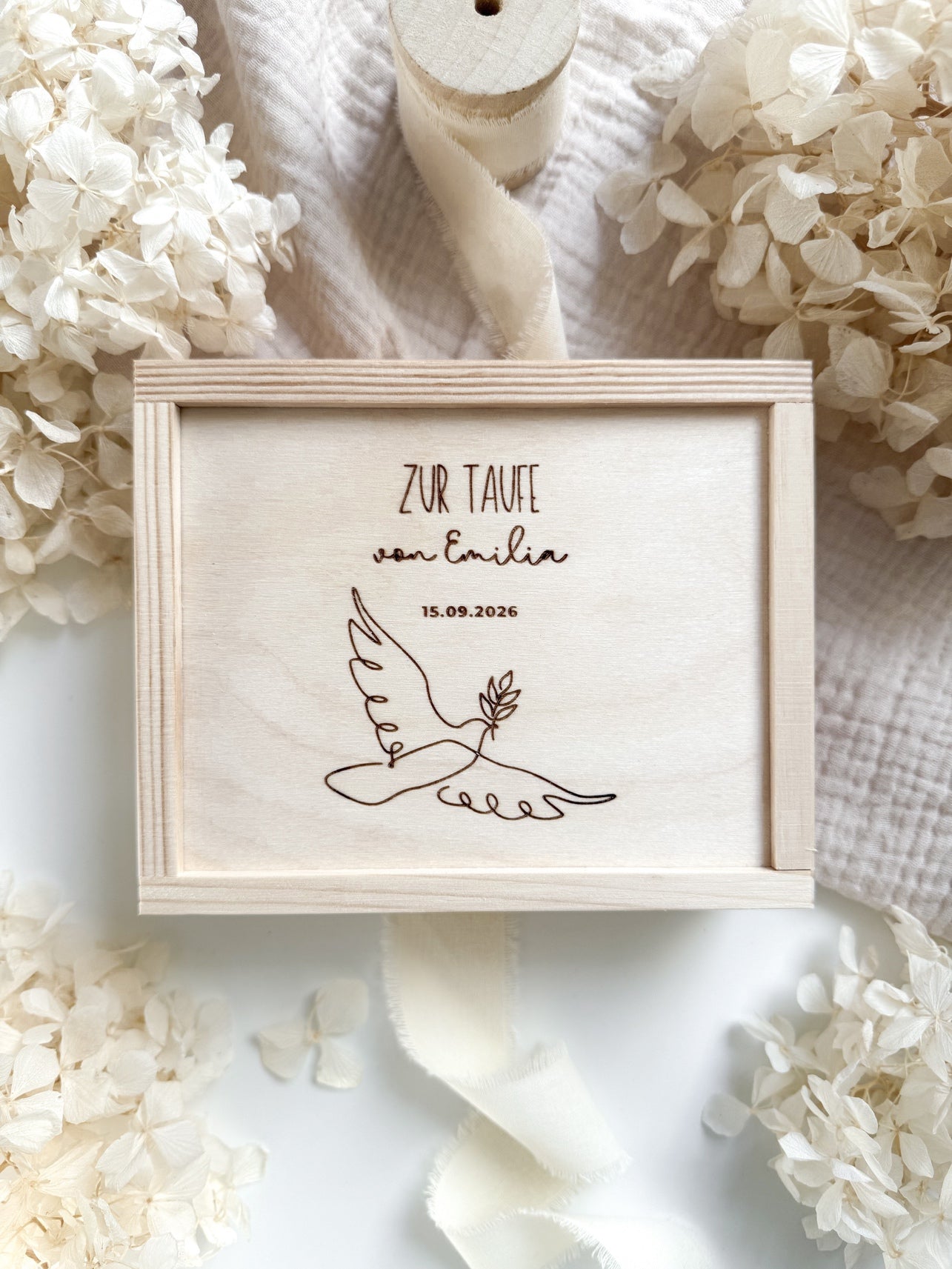 Personalisiertes Geldgeschenk aus Holz zur Taufe | Taube
