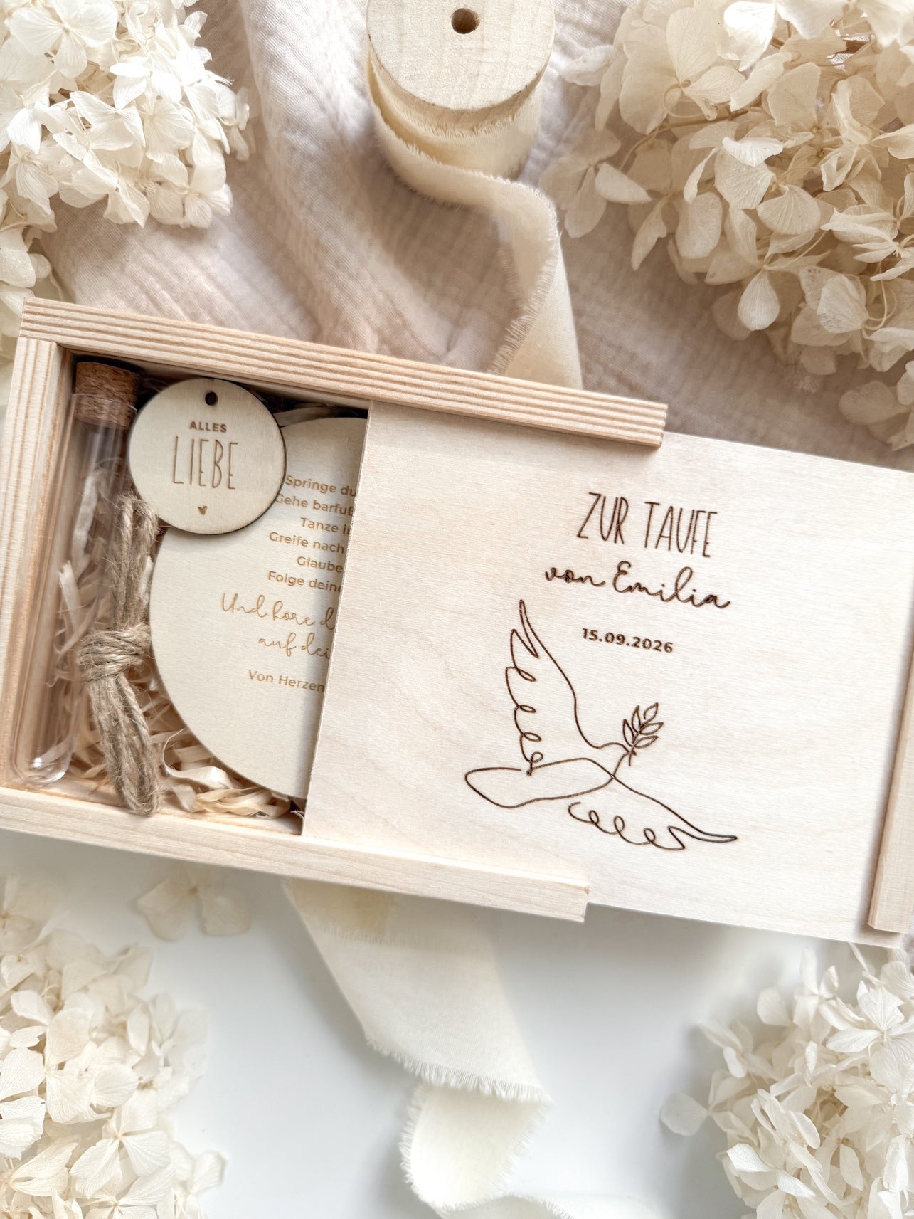Personalisiertes Geldgeschenk aus Holz zur Taufe | Taube
