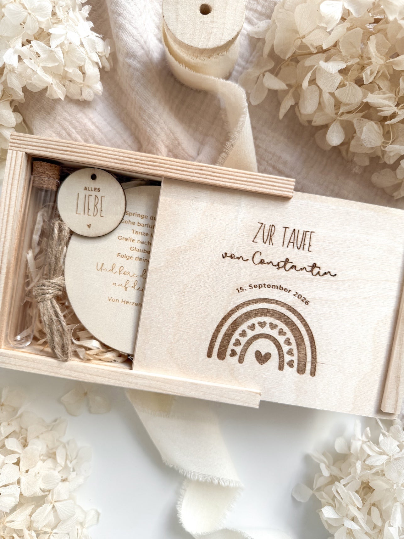 Personalisiertes Geldgeschenk aus Holz zur Taufe | Regenbogen