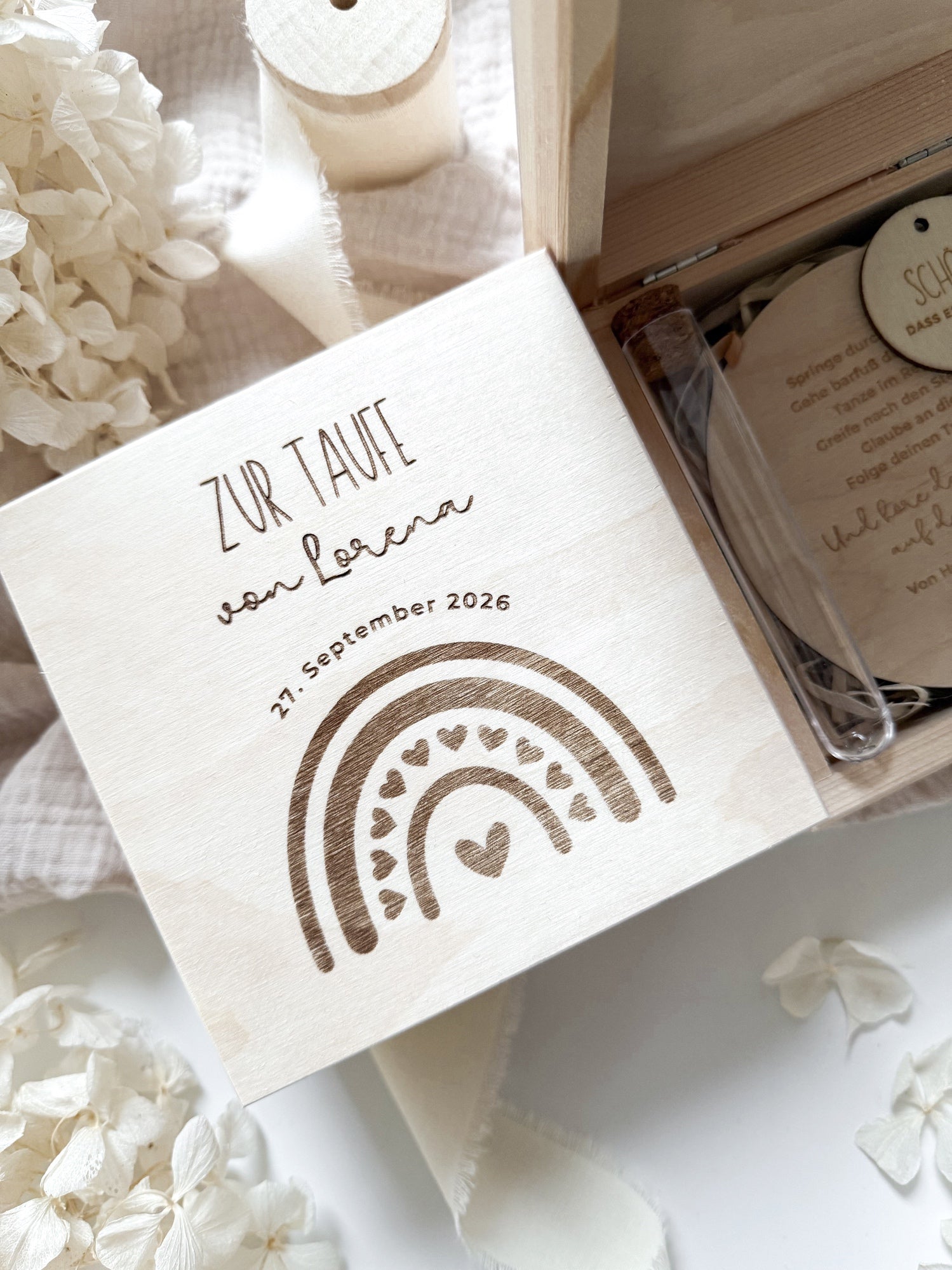 Personalisiertes Geldgeschenk aus Holz zur Taufe | Regenbogen