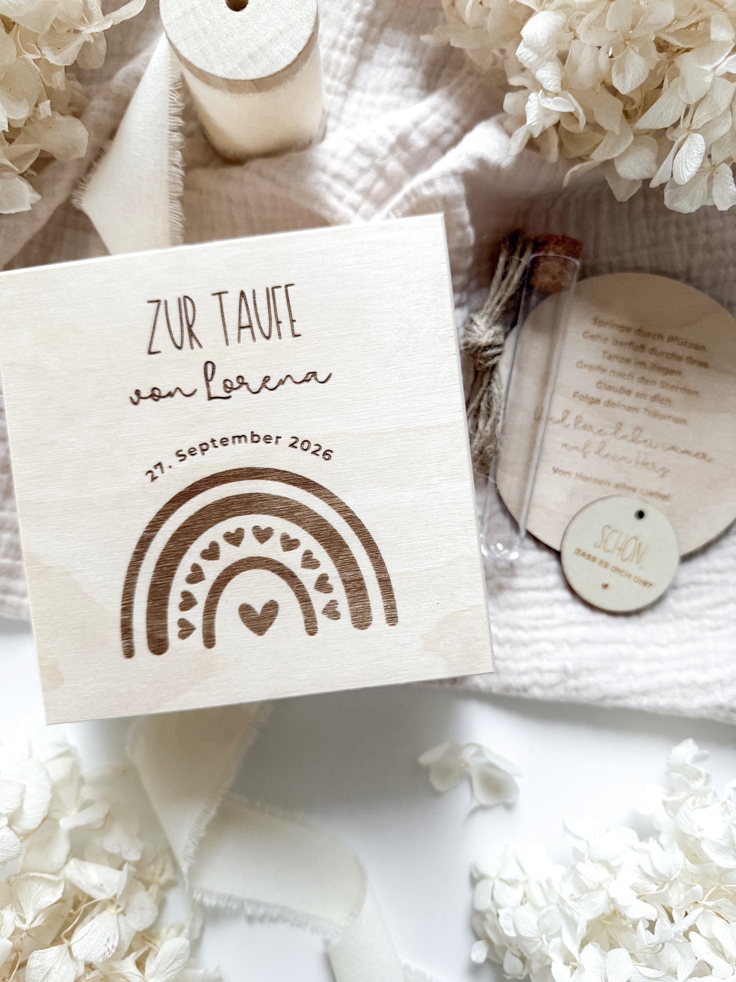 Personalisiertes Geldgeschenk aus Holz zur Taufe | Regenbogen