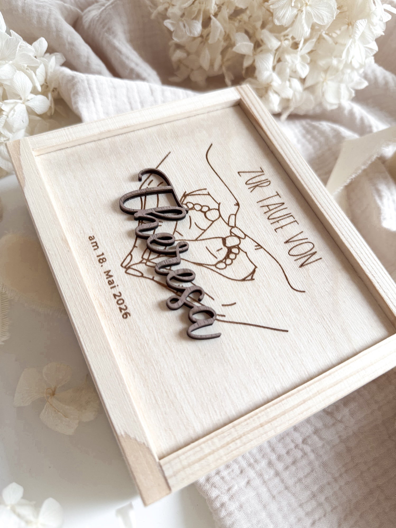 Personalisiertes Geldgeschenk aus Holz zur Taufe | mit 3D-Schriftzug