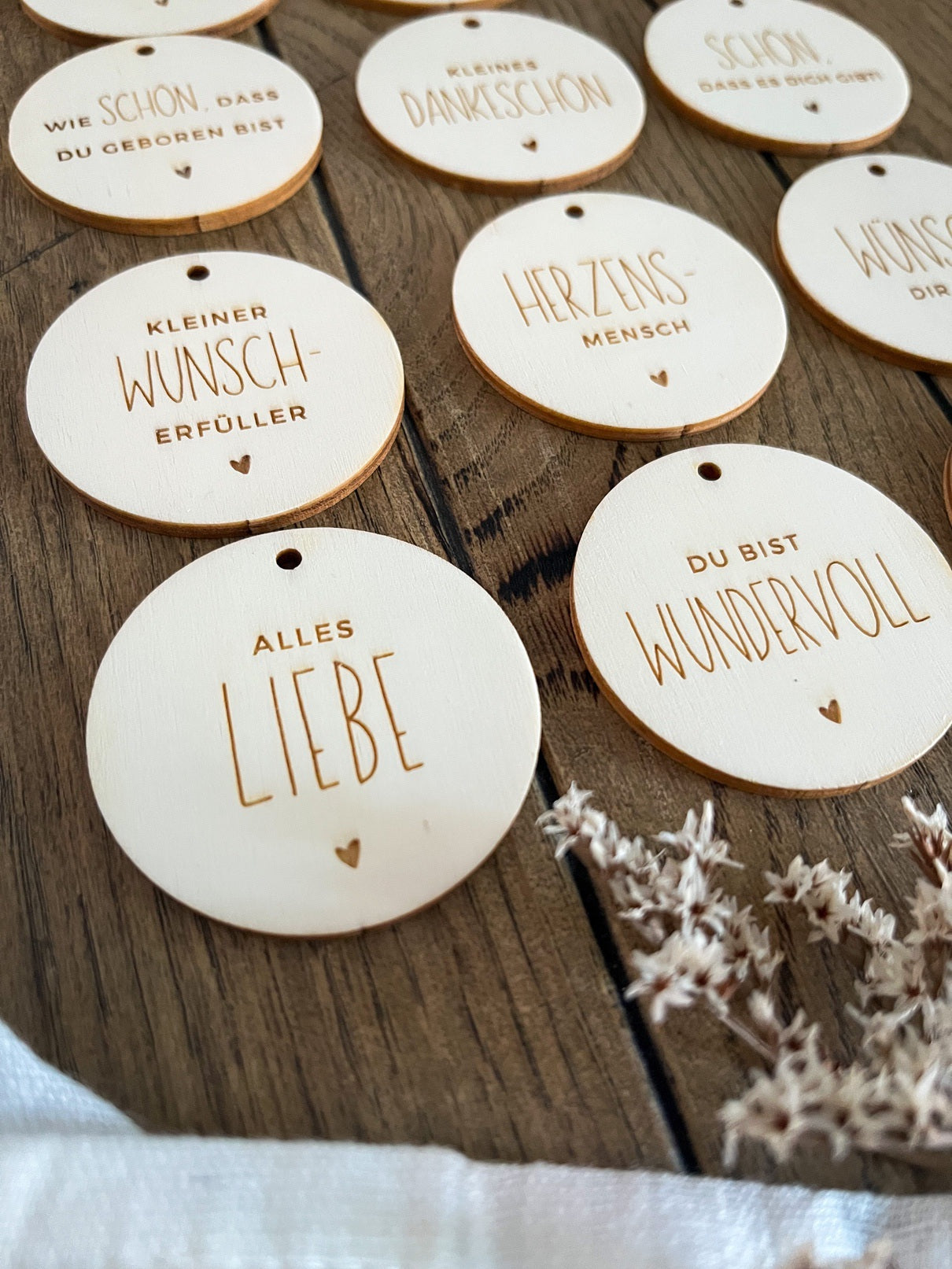 Gravierte Geschenkanhänger mit verschiedenen Motiven | 5er-Set