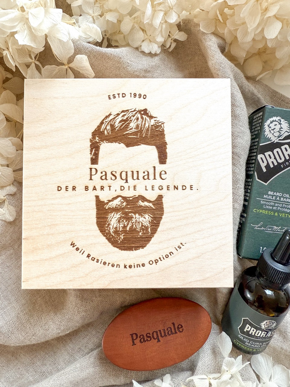 Personalisierte Bart Geschenkbox mit gravierter Bartbürste & Proraso Bartöl | Bartpflegeset