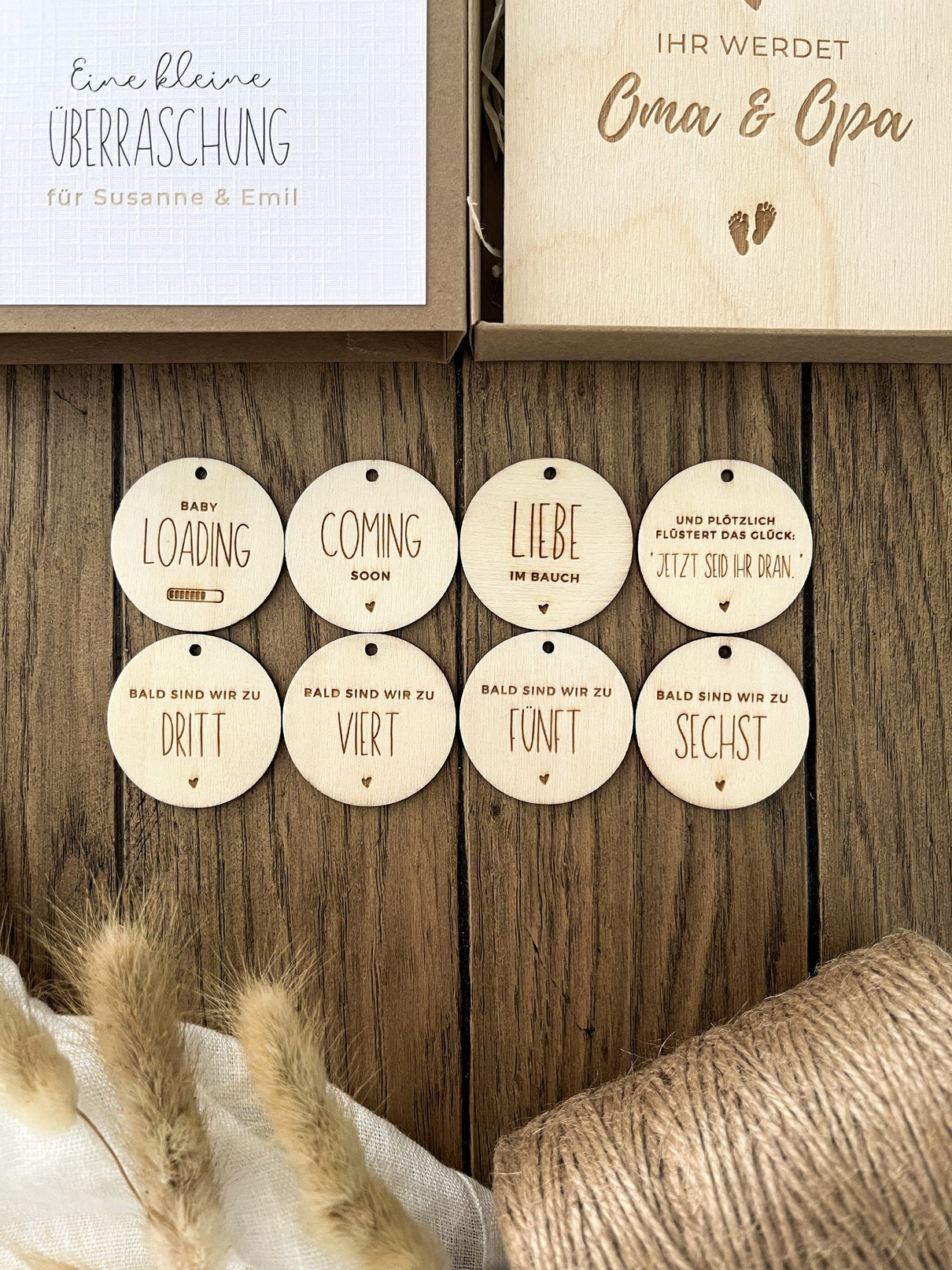 Geschenkschachtel mit Holzkarte zur Schwangerschaftsverkündung | Babyfüße