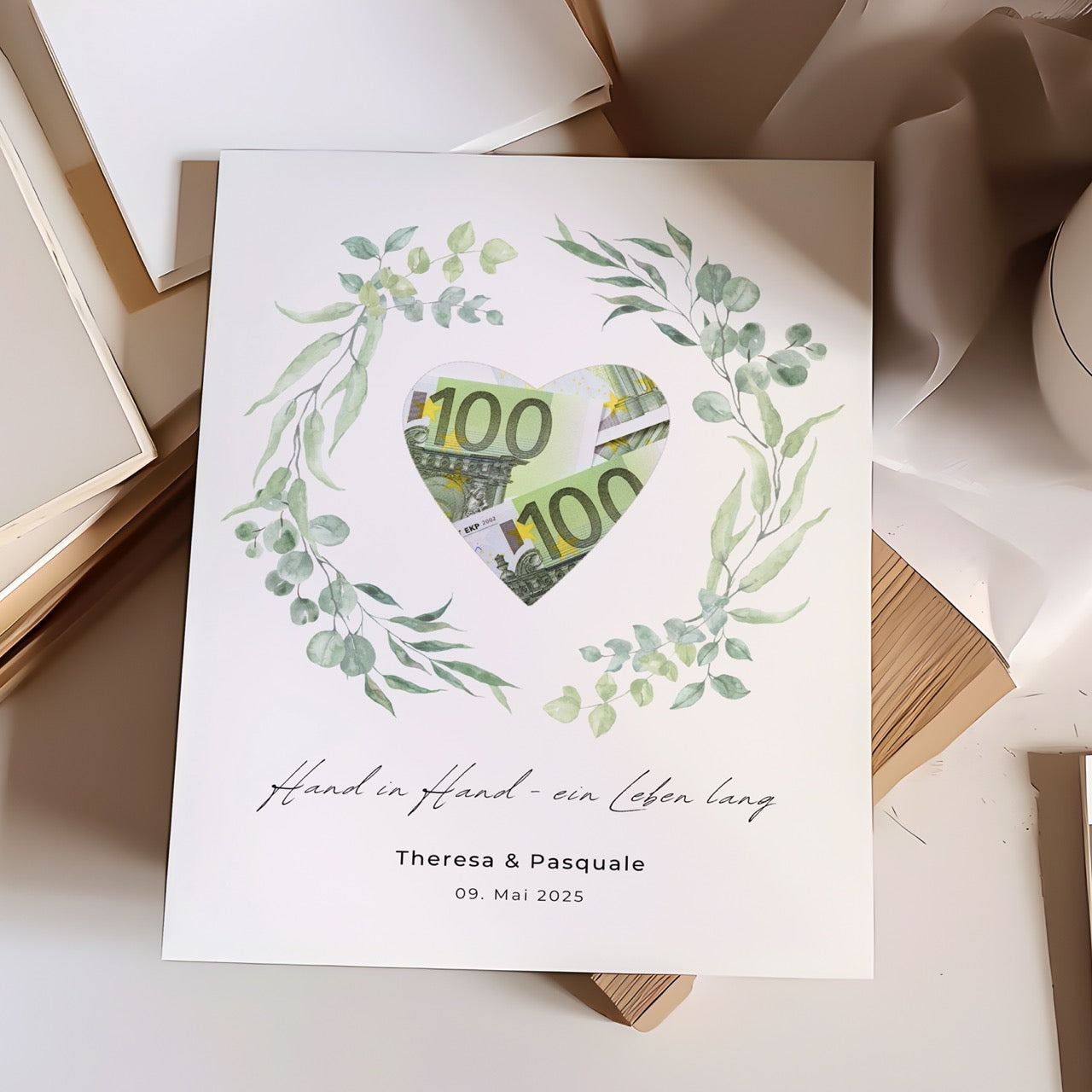 Personalisiertes Geldgeschenk zur Hochzeit mit Greenery-Eukalyptus-Motiv, Druckvorlage mit Herz-Ausschnitt zum selbst Ausdrucken.