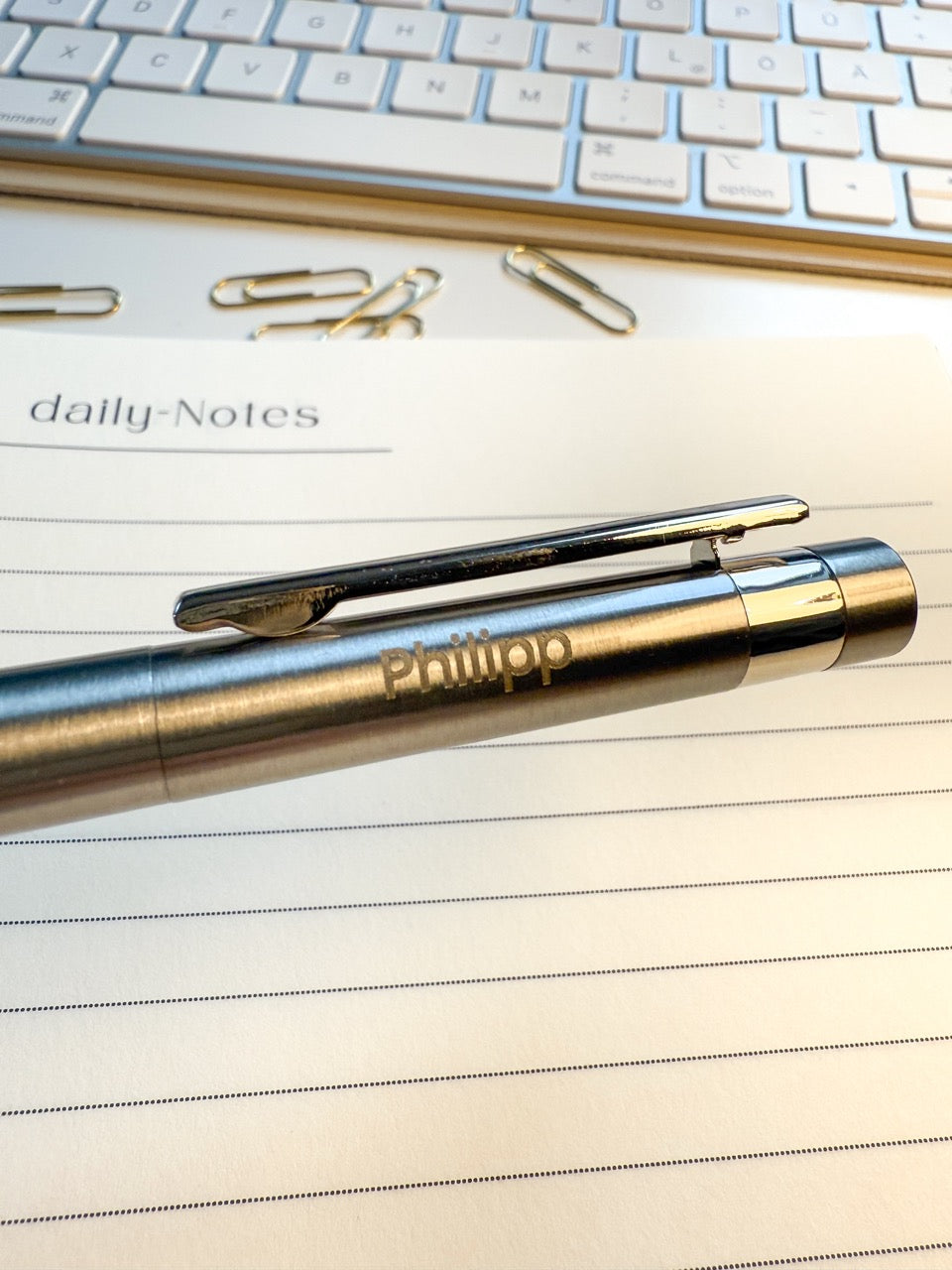 Personalisierter Kugelschreiber aus Edelstahl mit Gravur & Geschenkbox zu Weihnachten | Definition Weihnachten