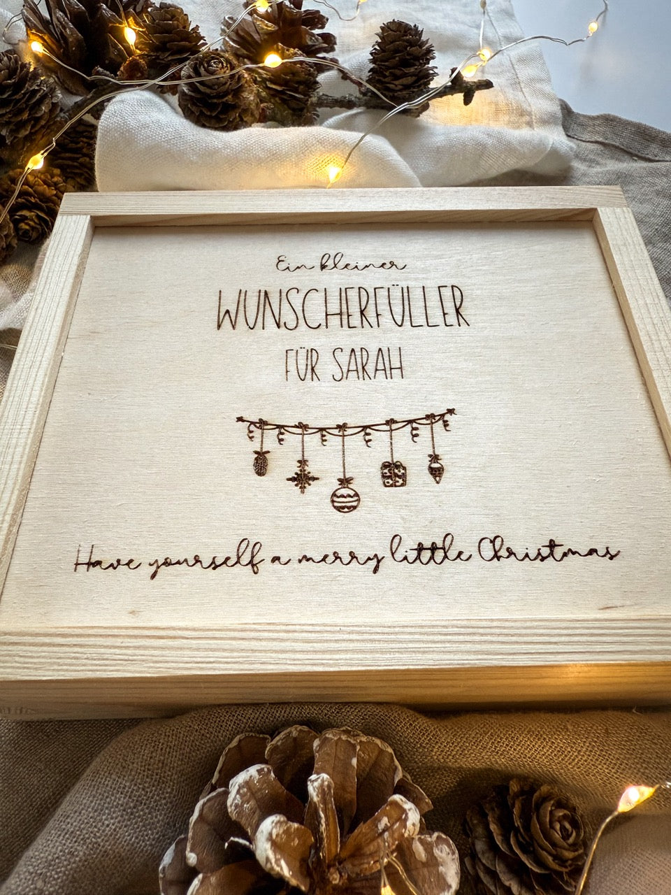 Personalisiertes Geldgeschenk zu Weihnachten aus Holz | Weihnachtsgirlande