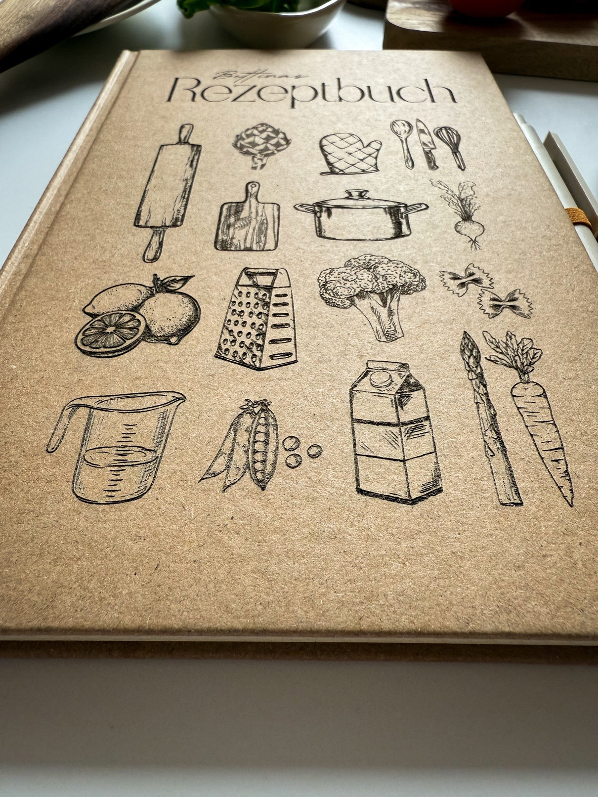 Personalisiertes Kochrezept-Notizbuch (A5) | Rezeptbuch mit Gravur & Stift