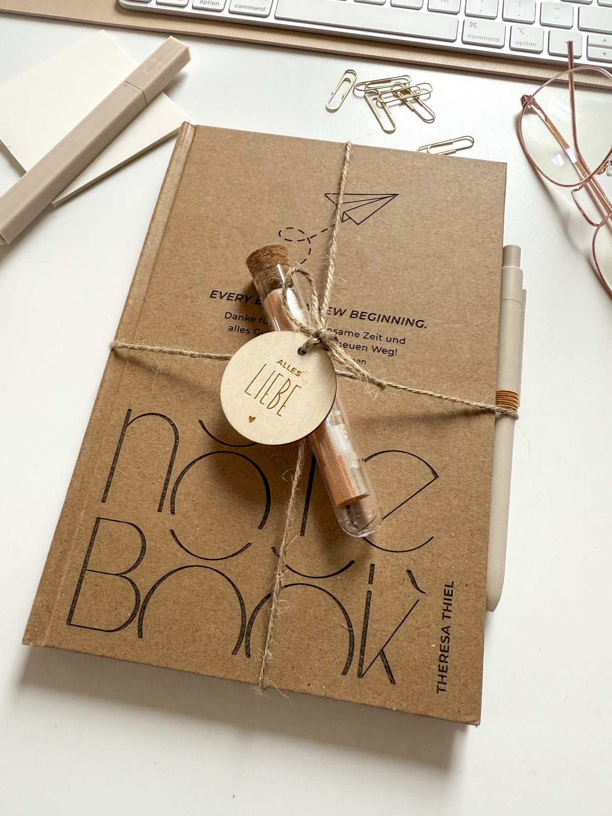 Personalisiertes Notizbuch zum Abschied Kollege | Notizbuch (A5) mit Gravur und Stift