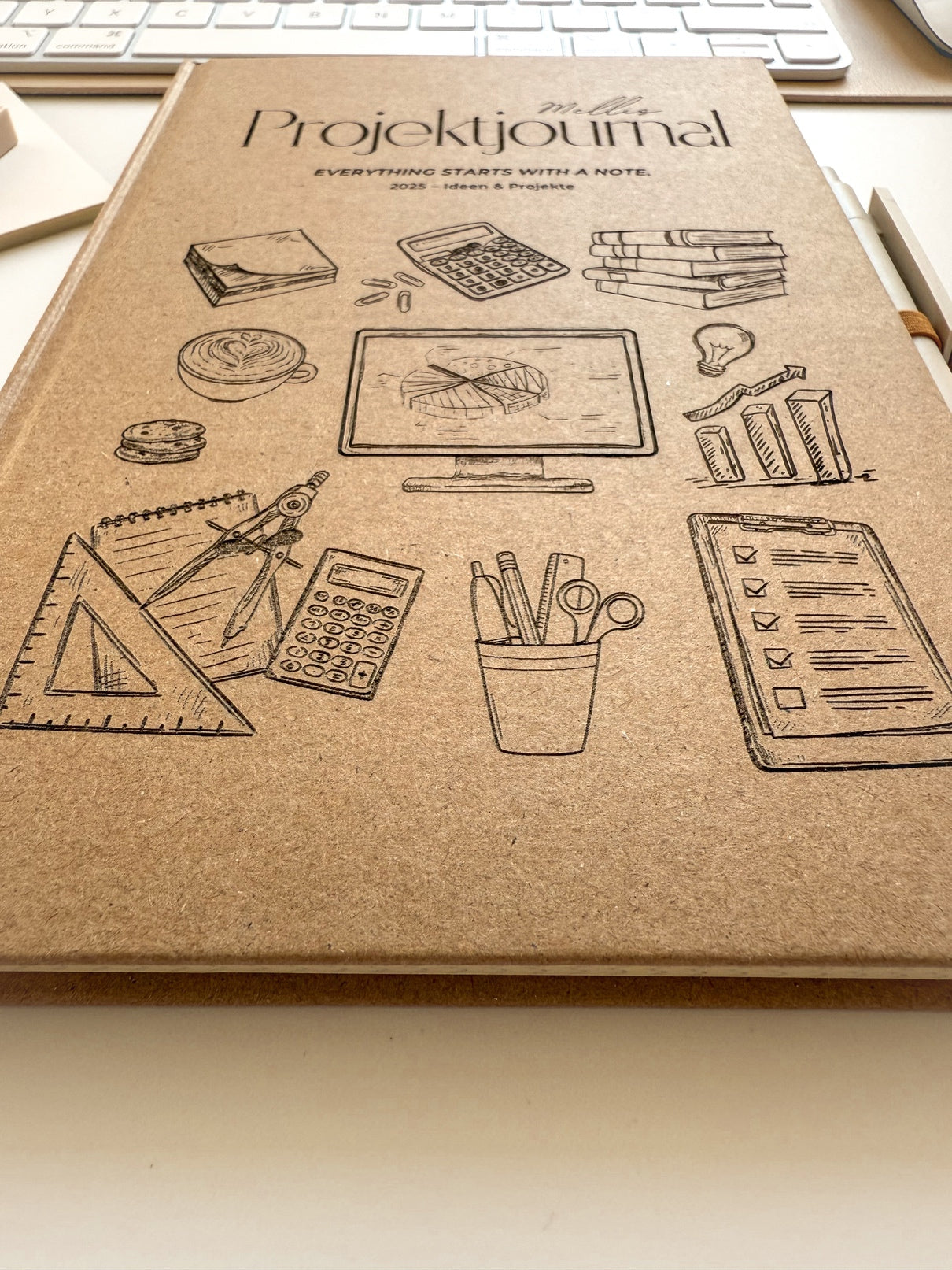 Personalisiertes Projektjournal | Notizbuch (A5) mit Gravur und Stift | Büro-Motive