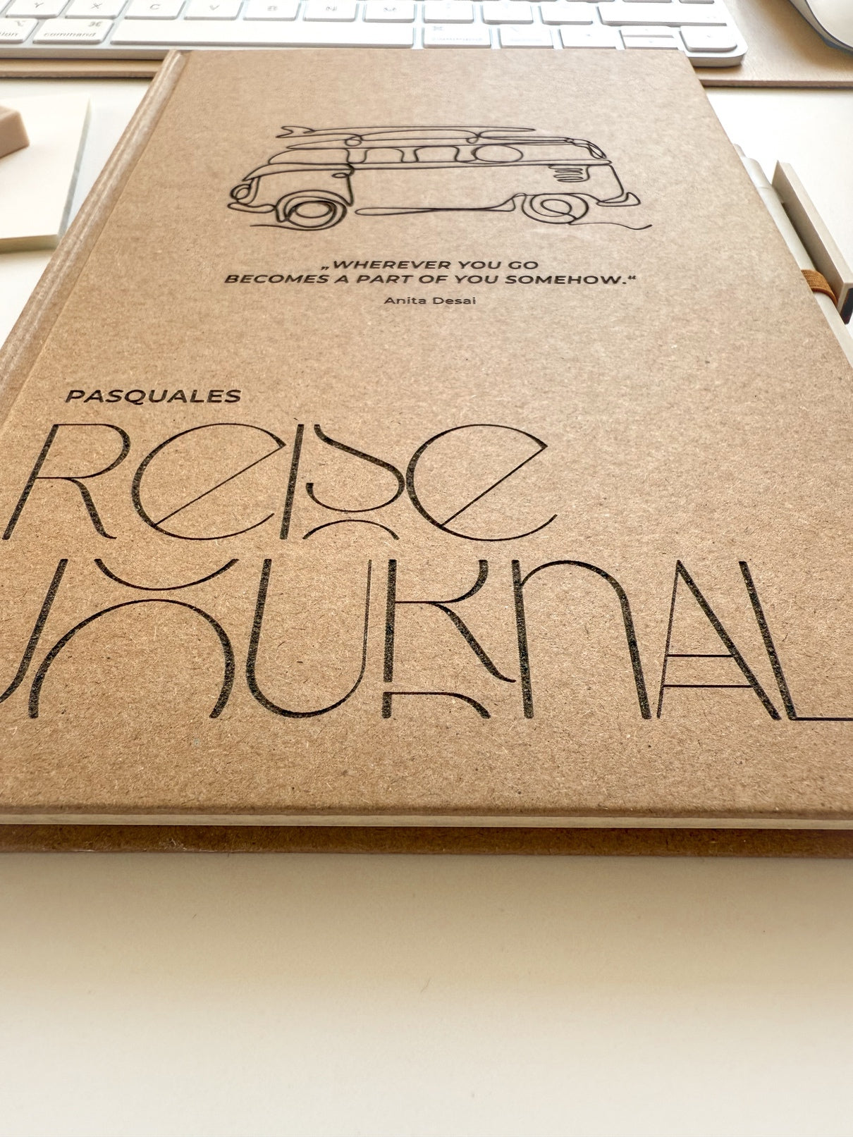 Personalisiertes Reise-Notizbuch mit Van-Motiv | Notizbuch (A5) mit Gravur und Stift