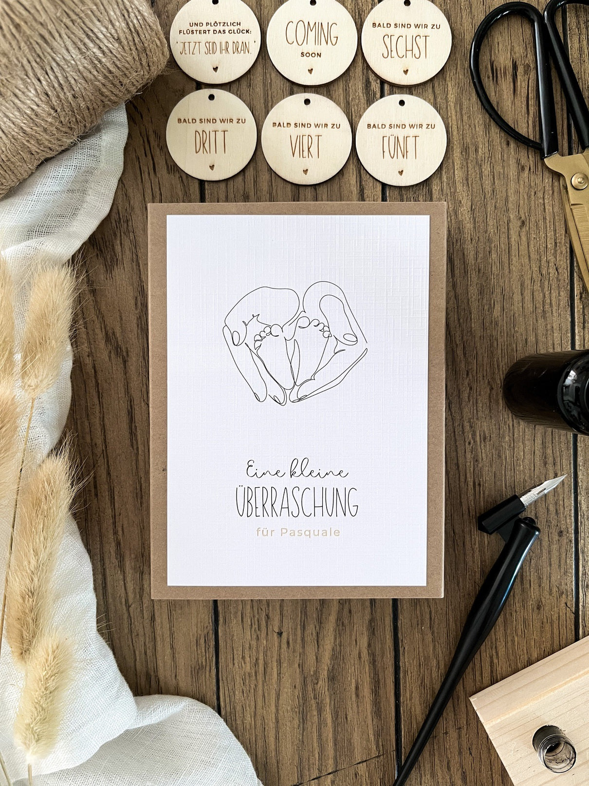 Geschenkschachtel mit Holzkarte zur Schwangerschaftsverkündung | Minimalistisch
