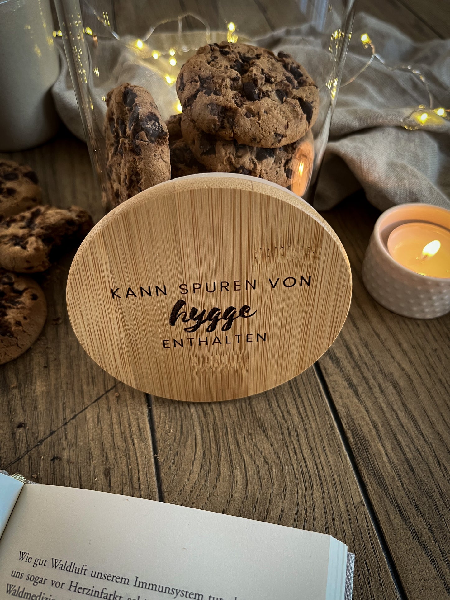 Vorratsglas mit Holzdeckel graviert | Kann Spuren von Hygge enthalten