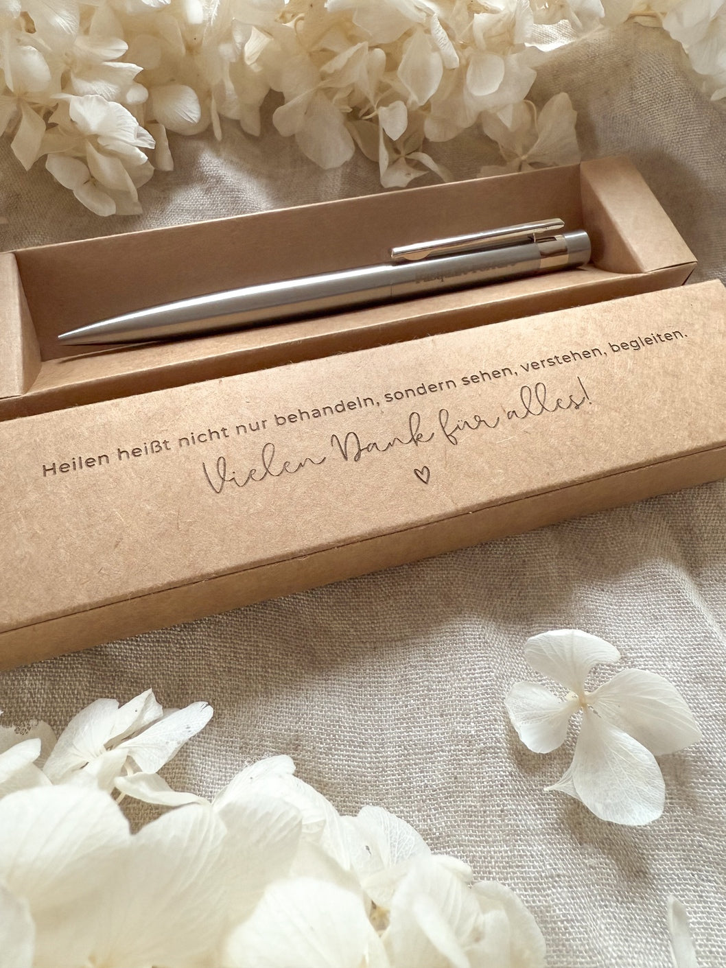 Personalisierter Kugelschreiber aus Edelstahl für Arzt, Pflegekraft, Therapeut mit Gravur & Geschenkbox