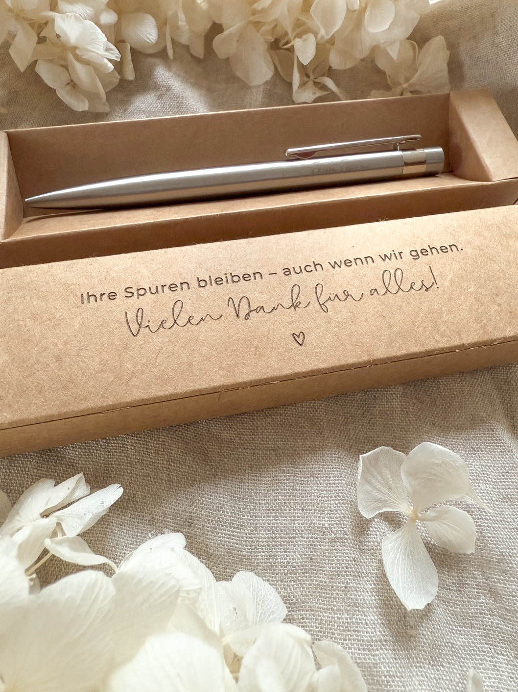 Personalisierter Kugelschreiber für Lehrer mit Gravur & Geschenkbox | Ihre Spuren bleiben