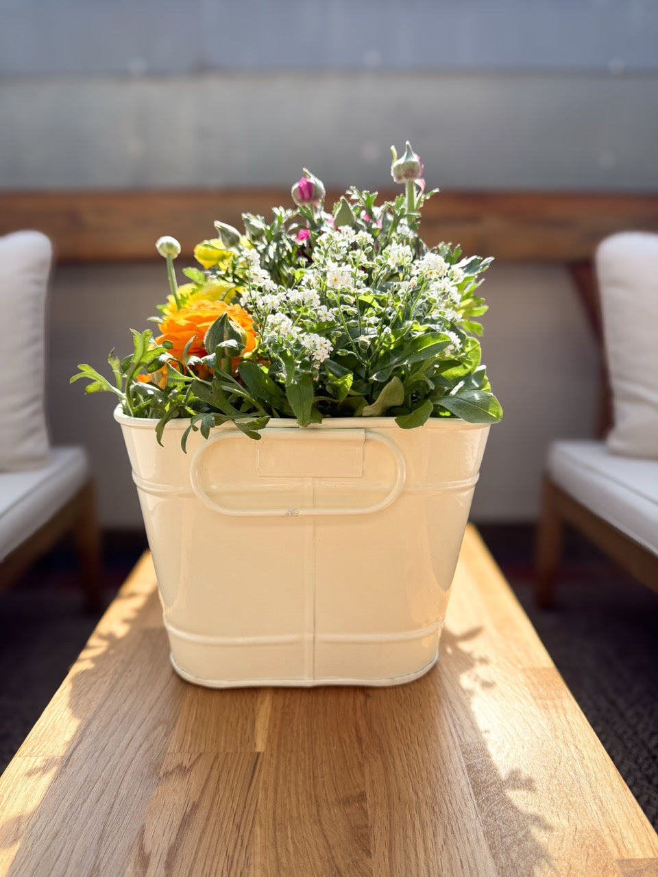 Personalisierter Metall-Blumenkasten "Blumengarten" | Gravur "Love Grow Bloom" | Geschenk für Mama & Oma