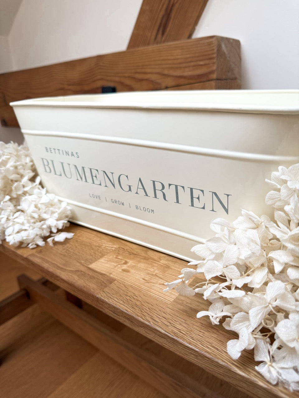 Personalisierter Metall-Blumenkasten "Blumengarten" | Gravur "Love Grow Bloom" | Geschenk für Mama & Oma