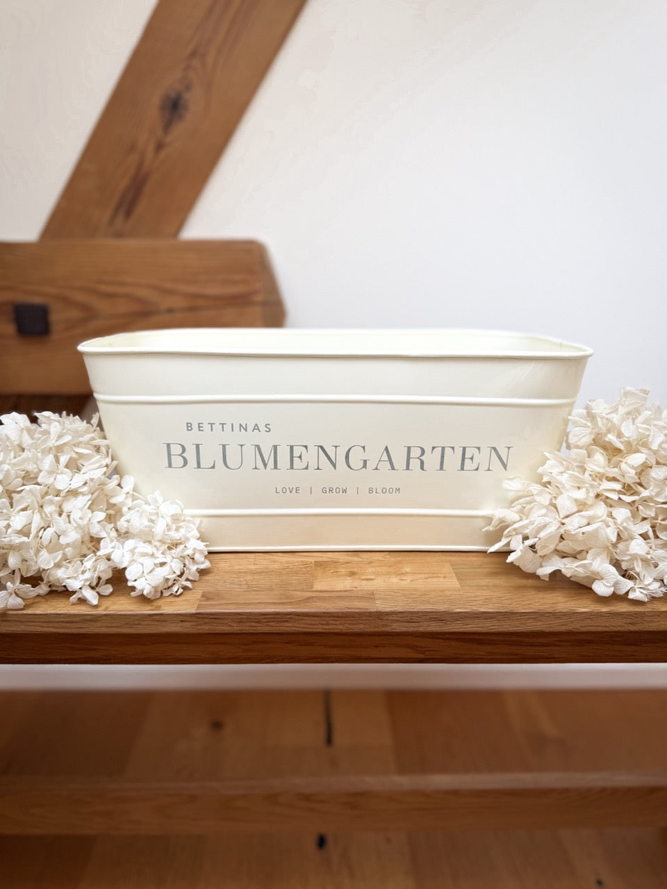 Personalisierter Metall-Blumenkasten "Blumengarten" | Gravur "Love Grow Bloom" | Geschenk für Mama & Oma